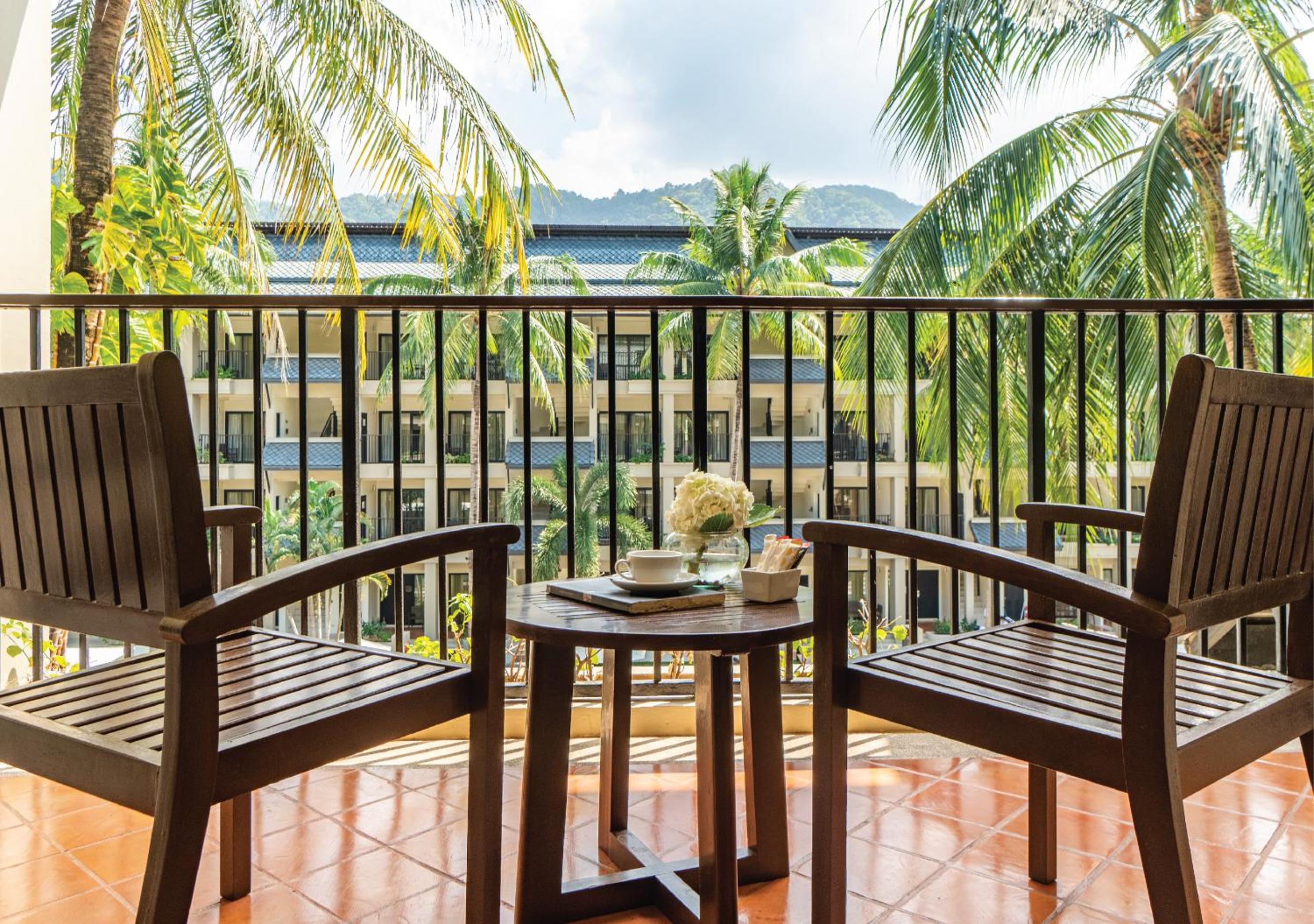 Two-Bedroom Suite with Terrace and Pool View - Photo 4