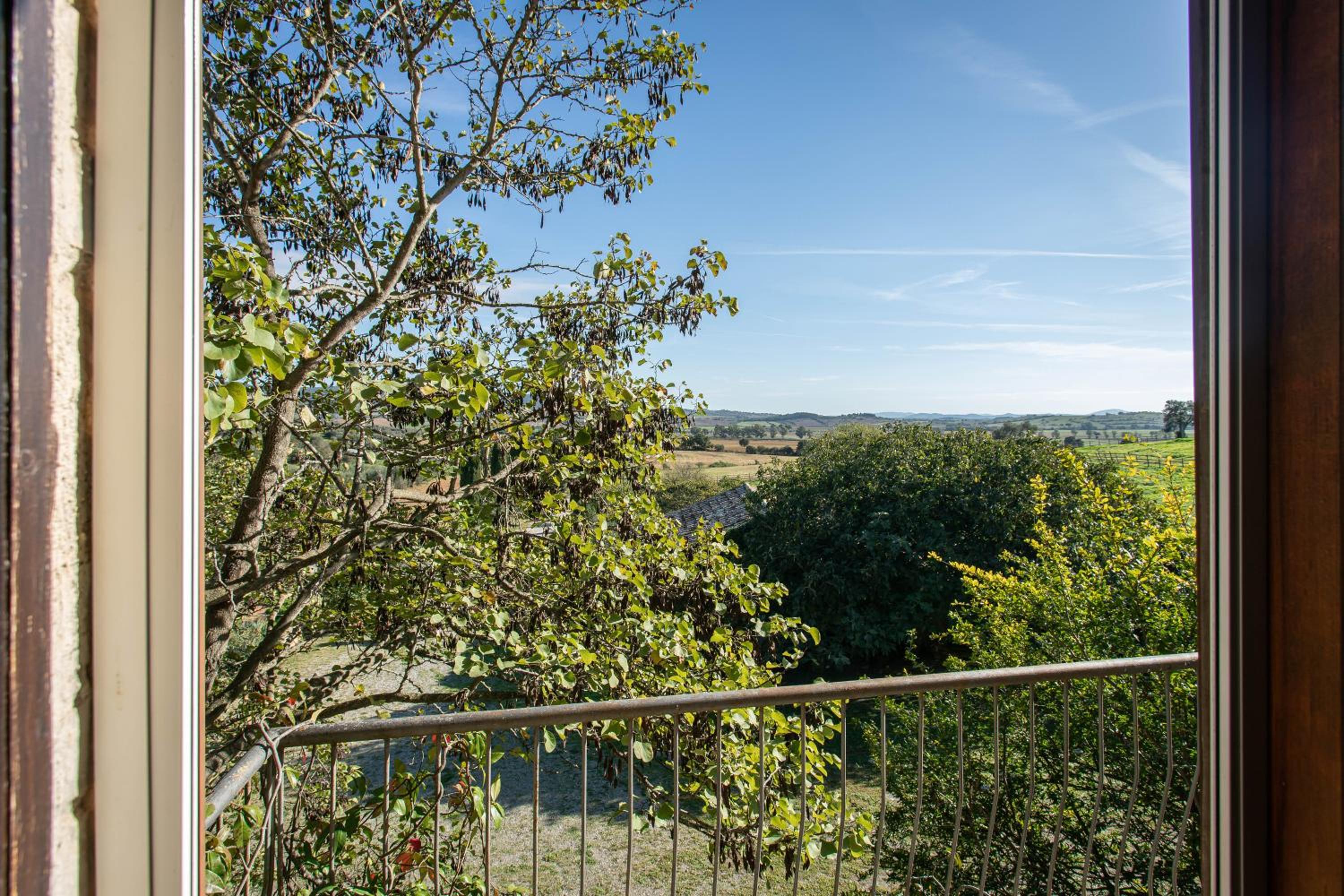 Two-Bedroom Deluxe Apartment with Garden View photo 2