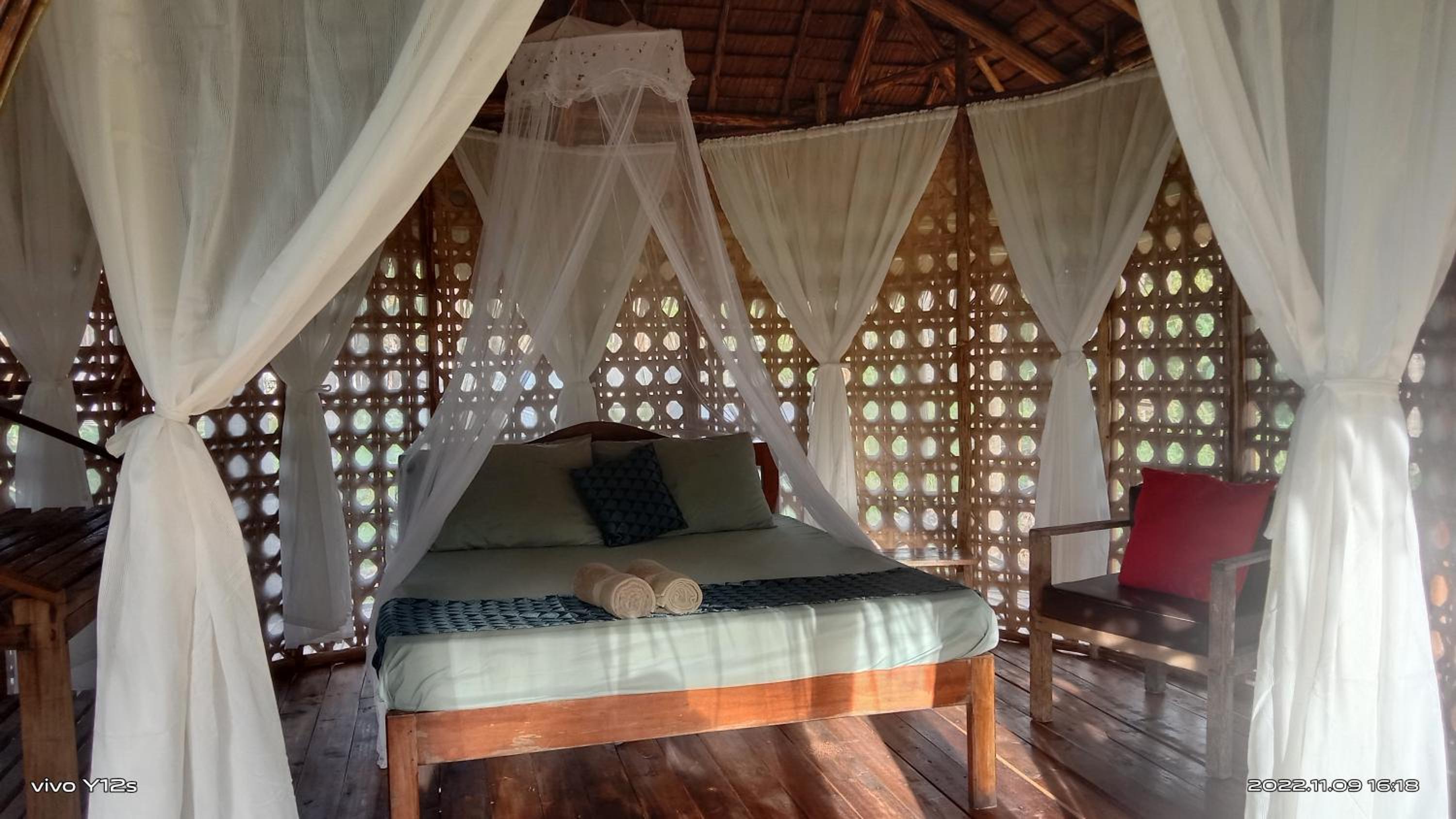Bungalow with Sea View - Photo 4