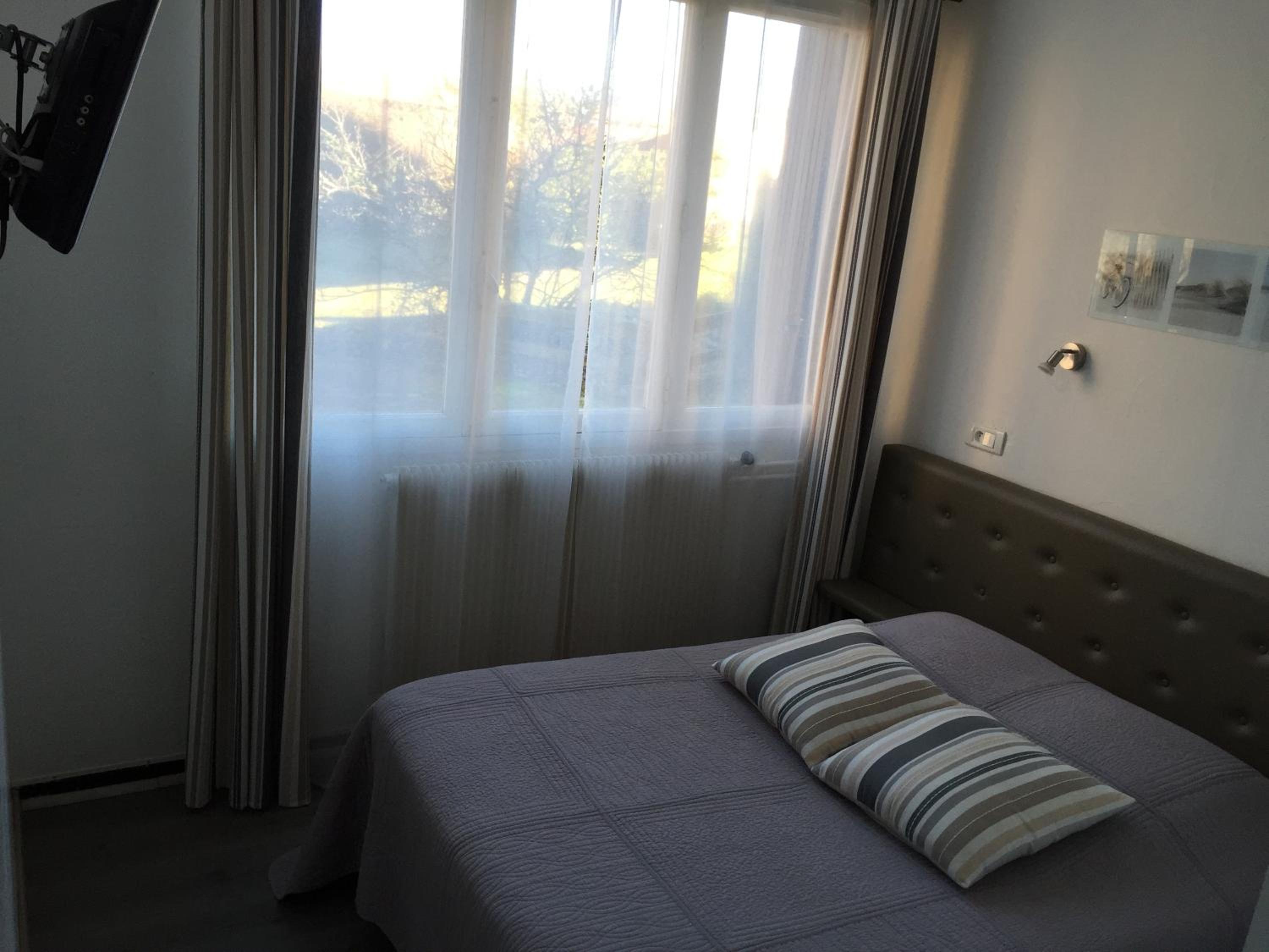 Double Room - Photo 2