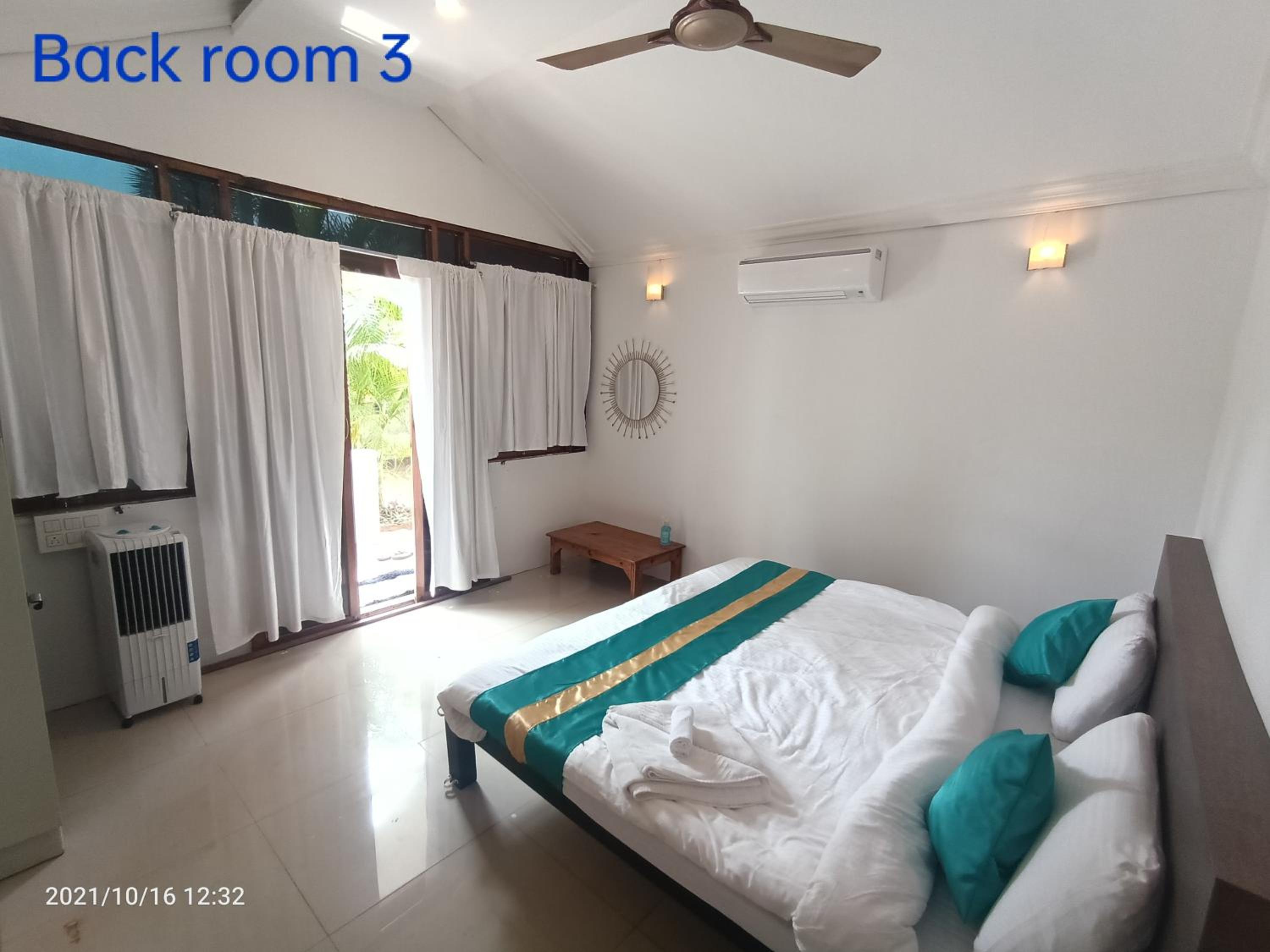 Deluxe Double Room with Balcony photo 2
