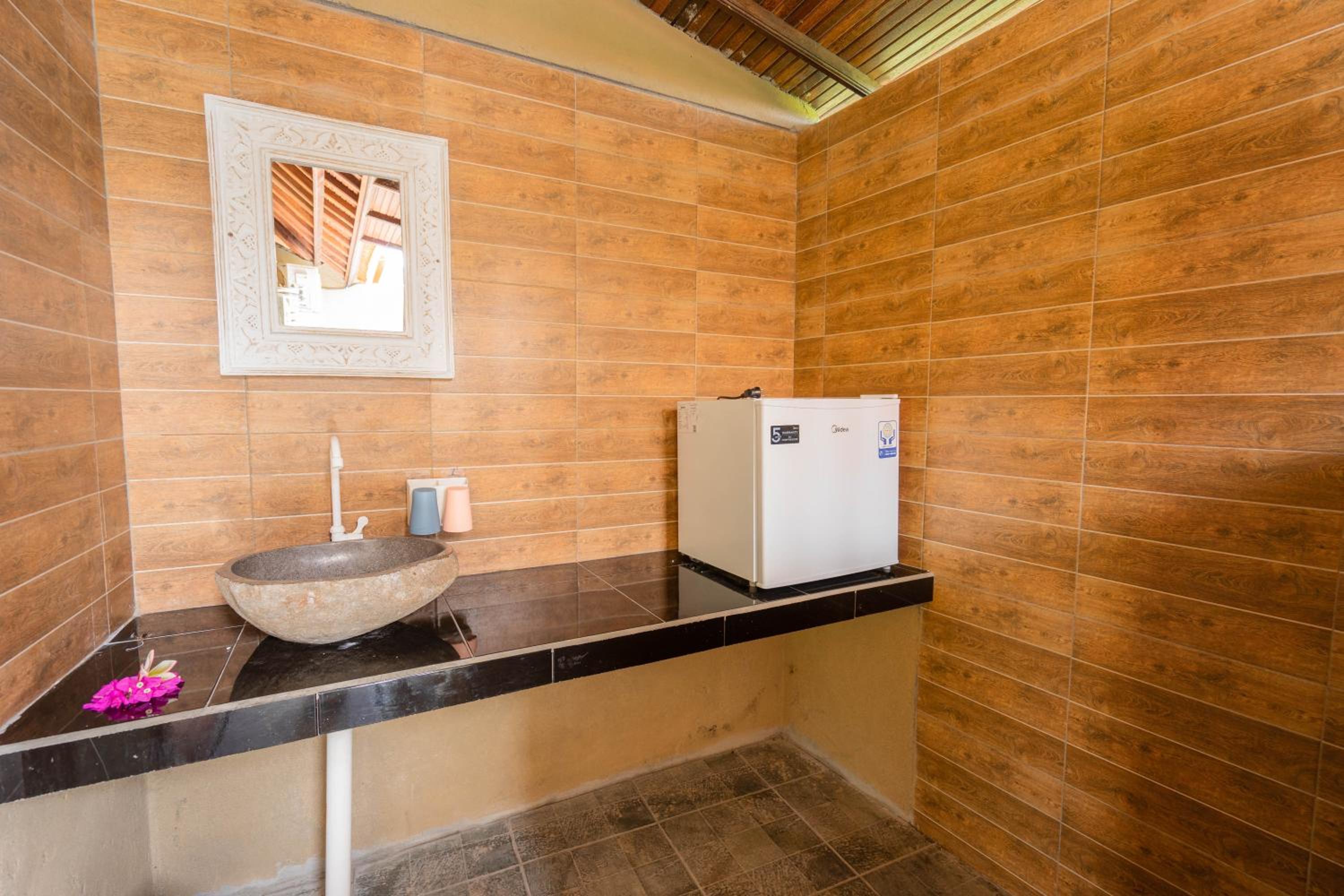 Deluxe Bungalow - Photo 7