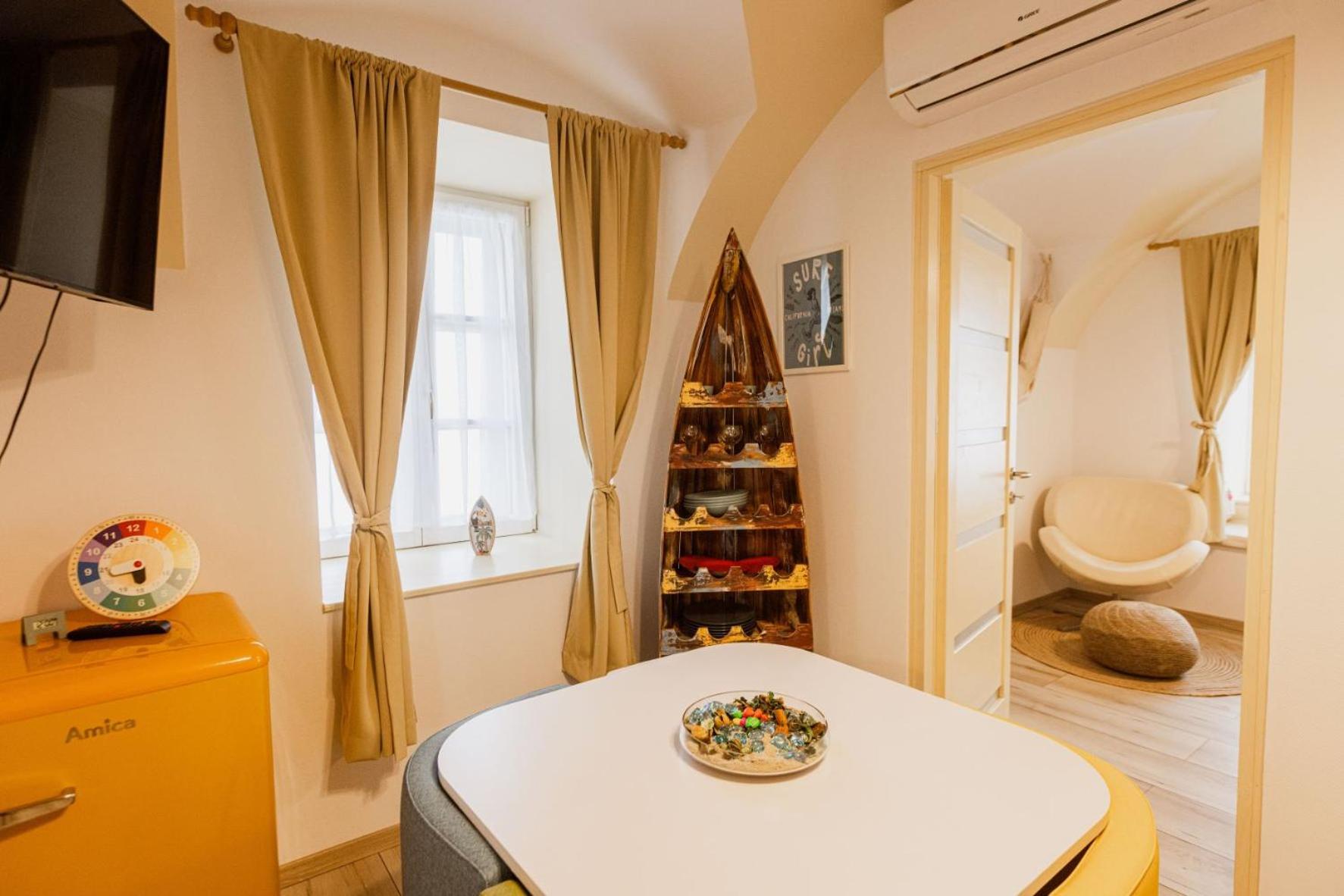 Apartment - Ground Floor - Photo 2