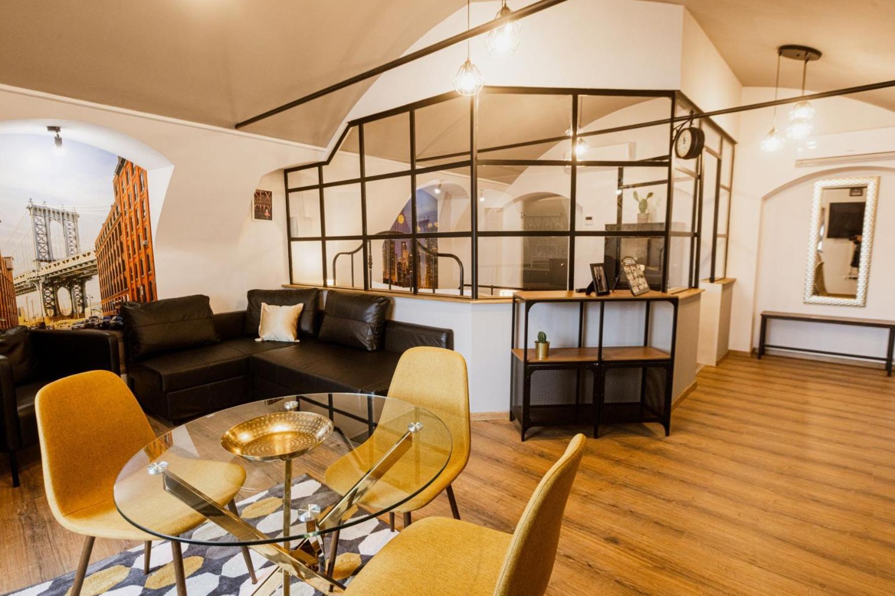 Deluxe Suite with Spa Bath - Photo 2