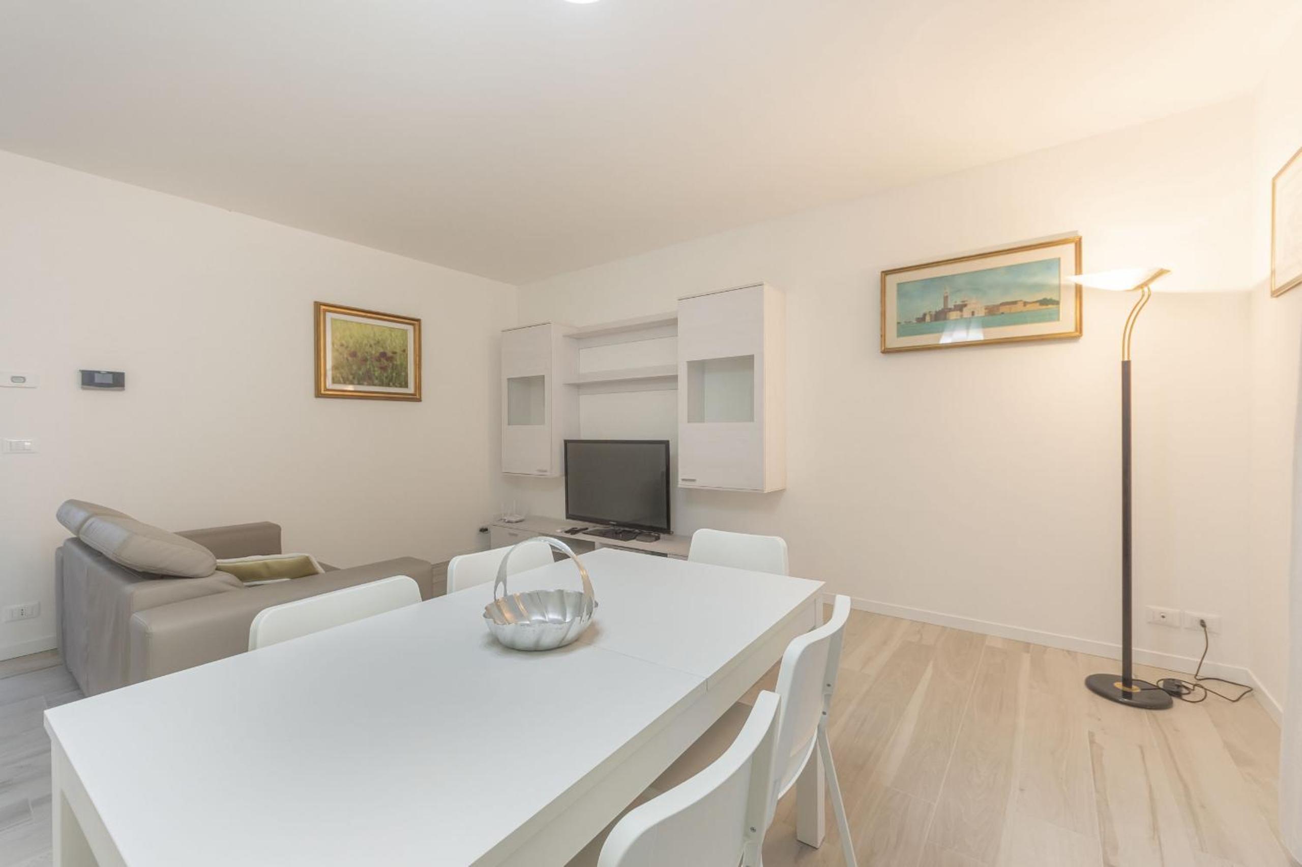 Apartment with Garden View - Photo 7