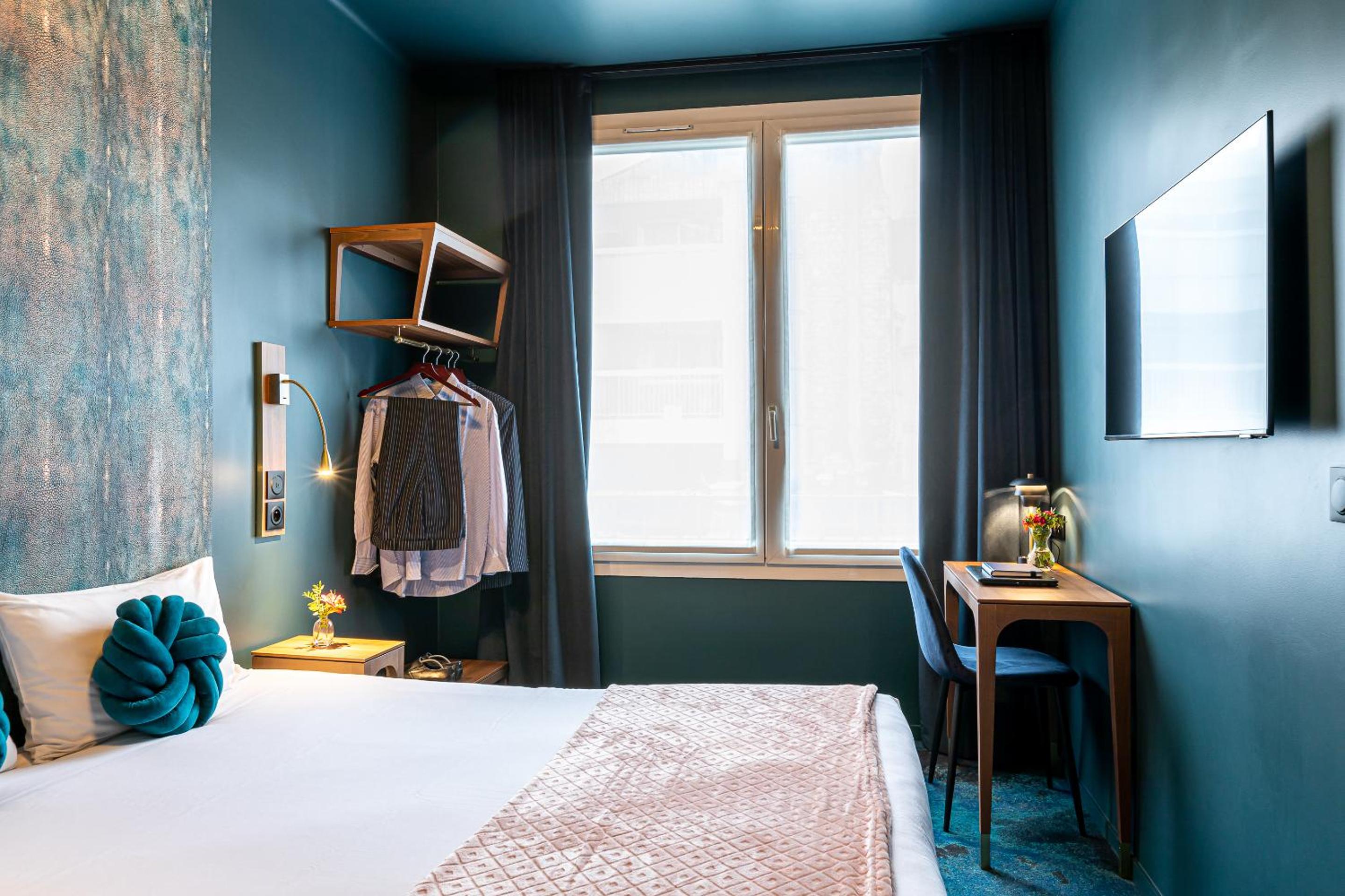 Classic Monceau Room thumbnail 5