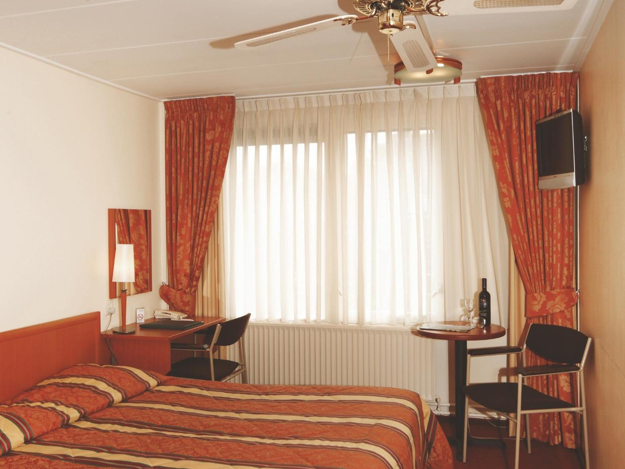 Comfort Room - Photo 2