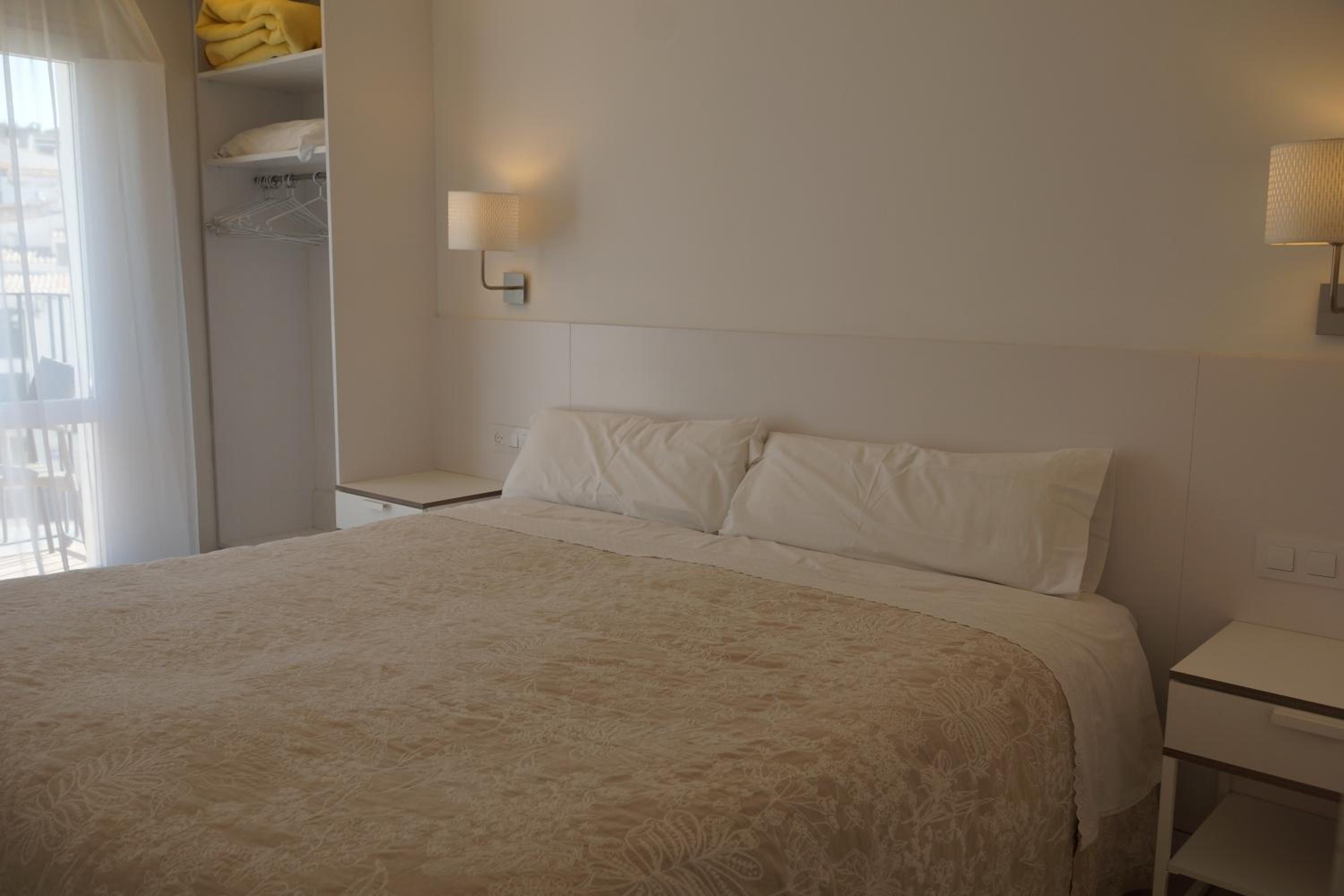 Habitación Doble Deluxe con Balcón y Vista al Mar
