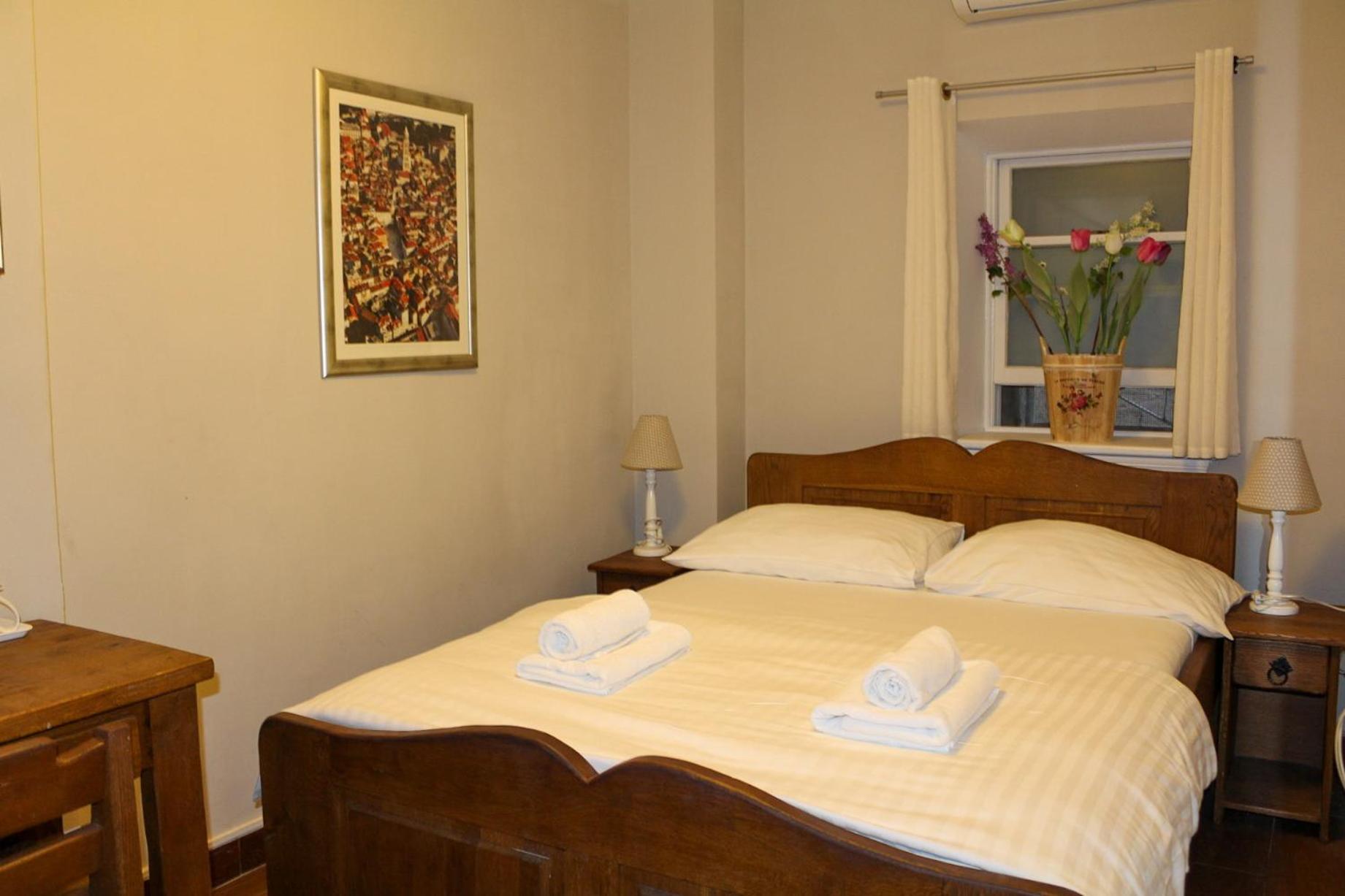 Budget Double Room photo 2