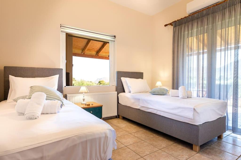 Villa photo 1