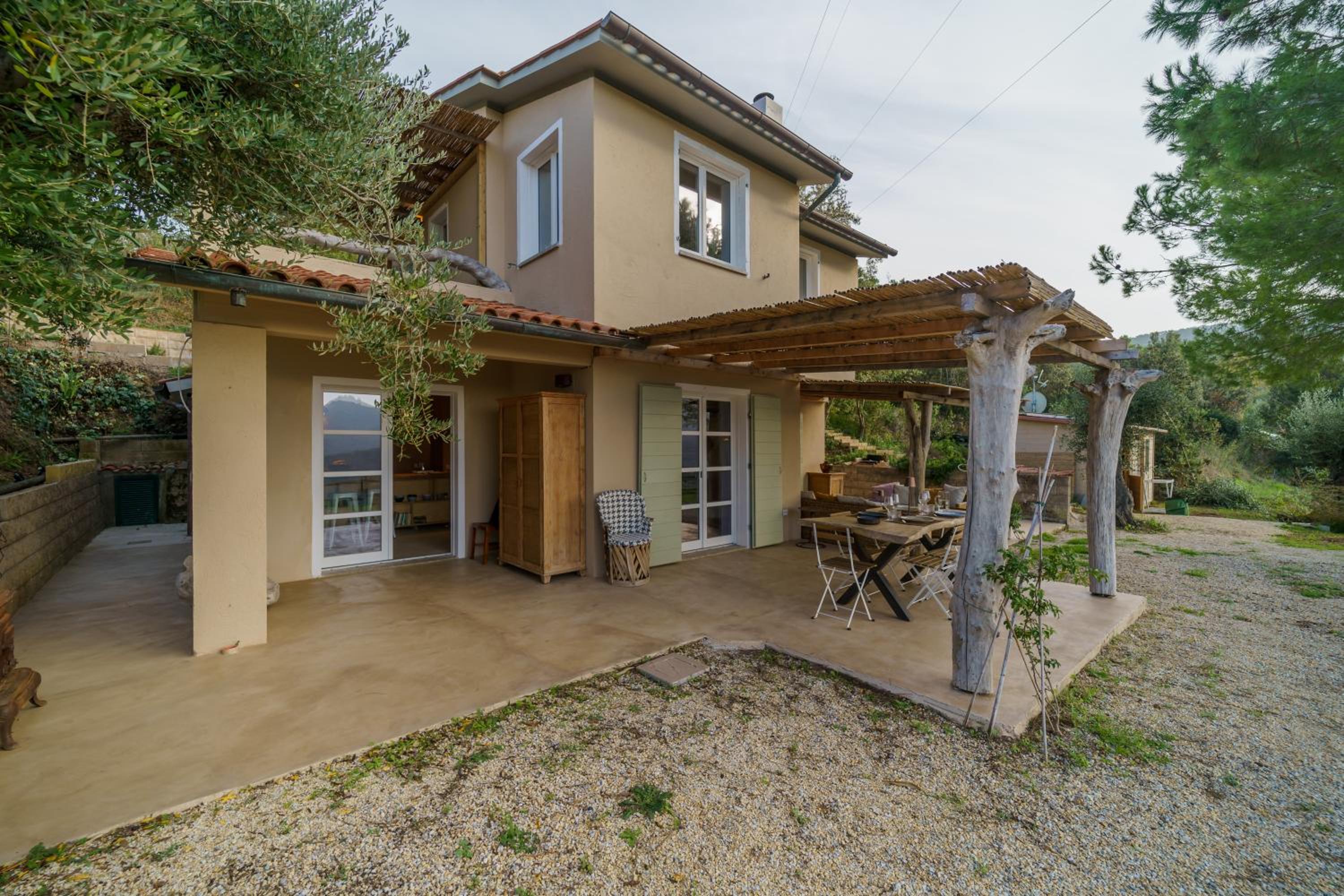 Villa photo 3