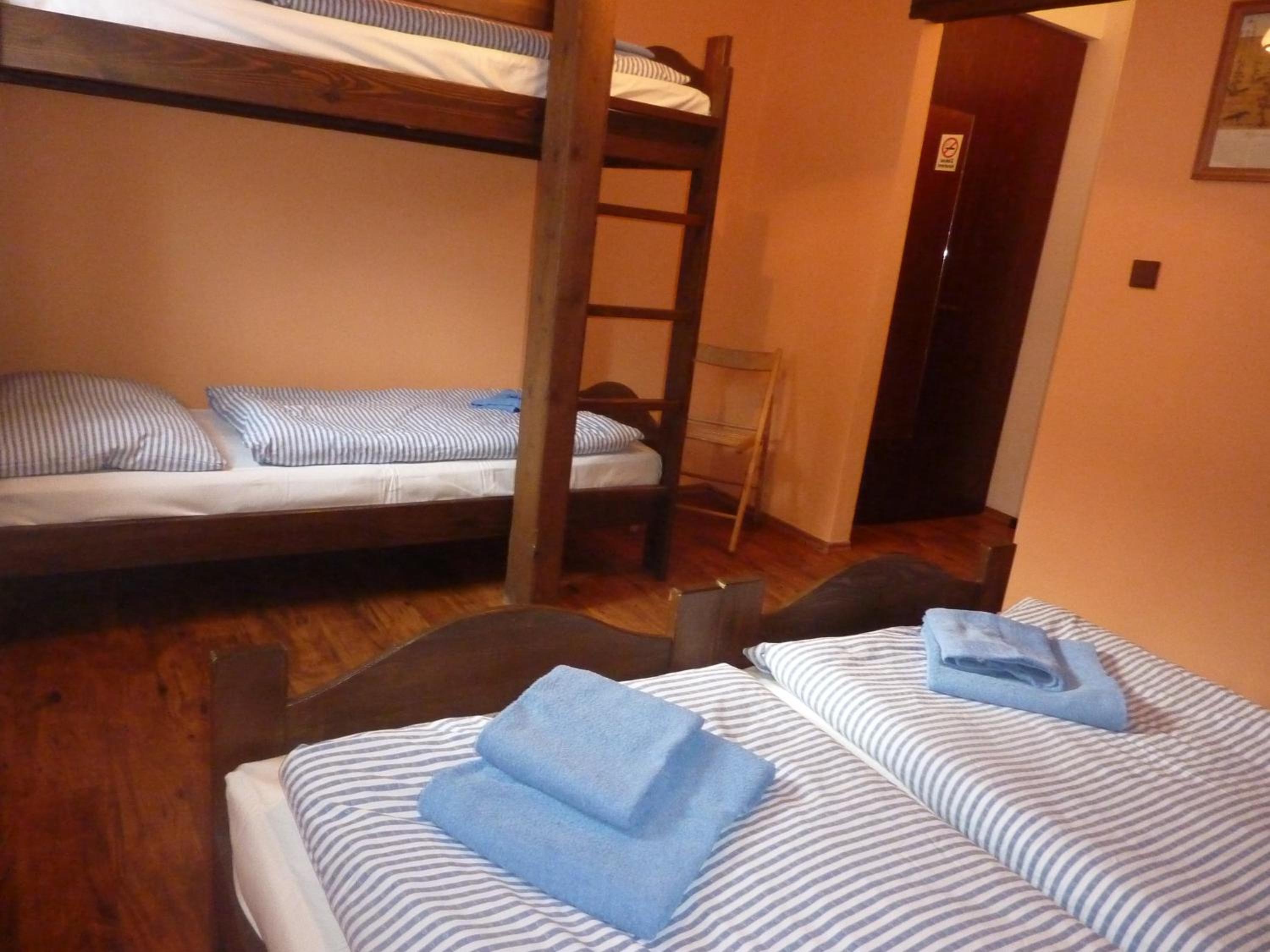 Quadruple Room with Private Bathroom photo 2