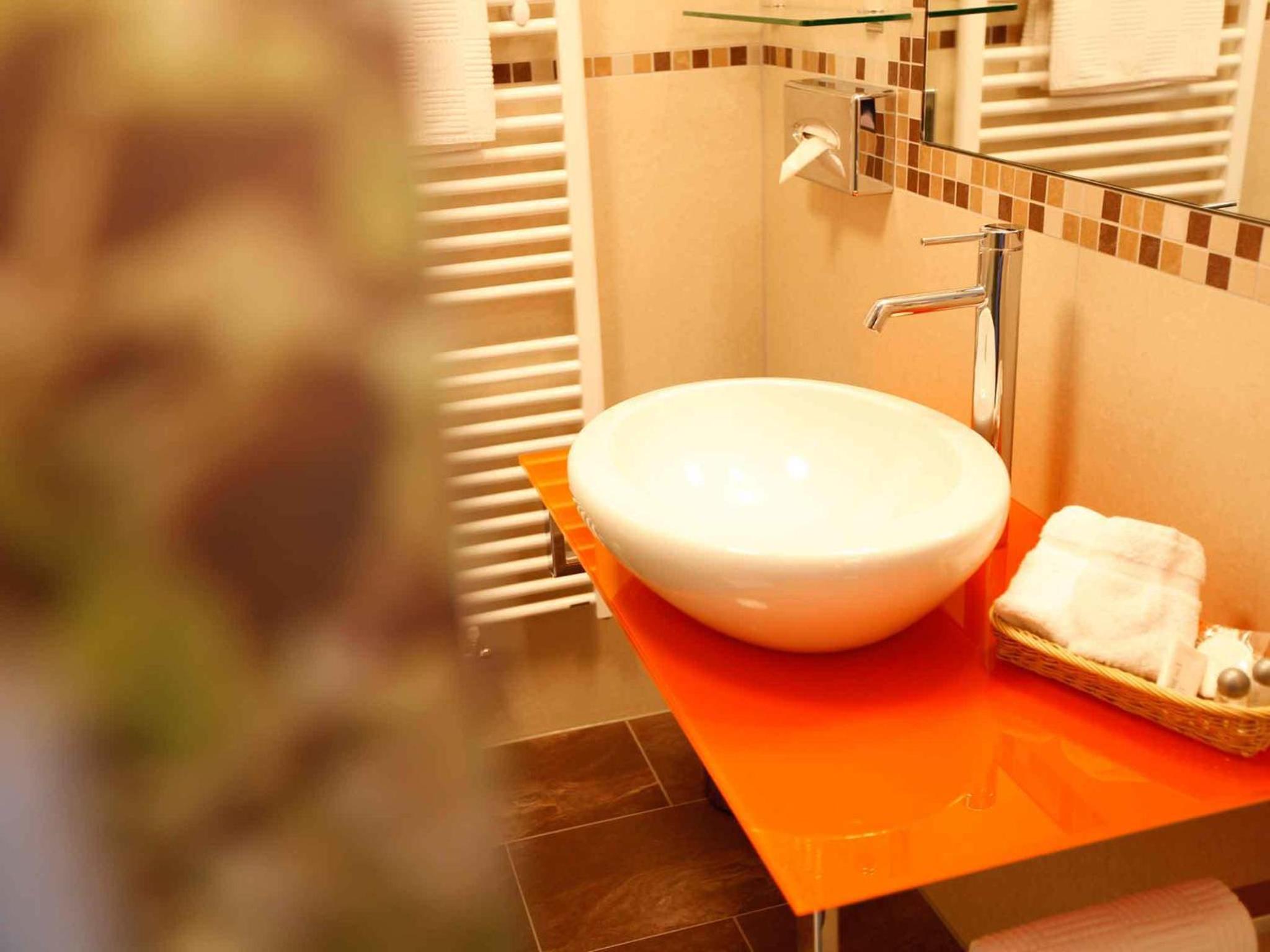 Deluxe Double Room with Shower - Photo 3