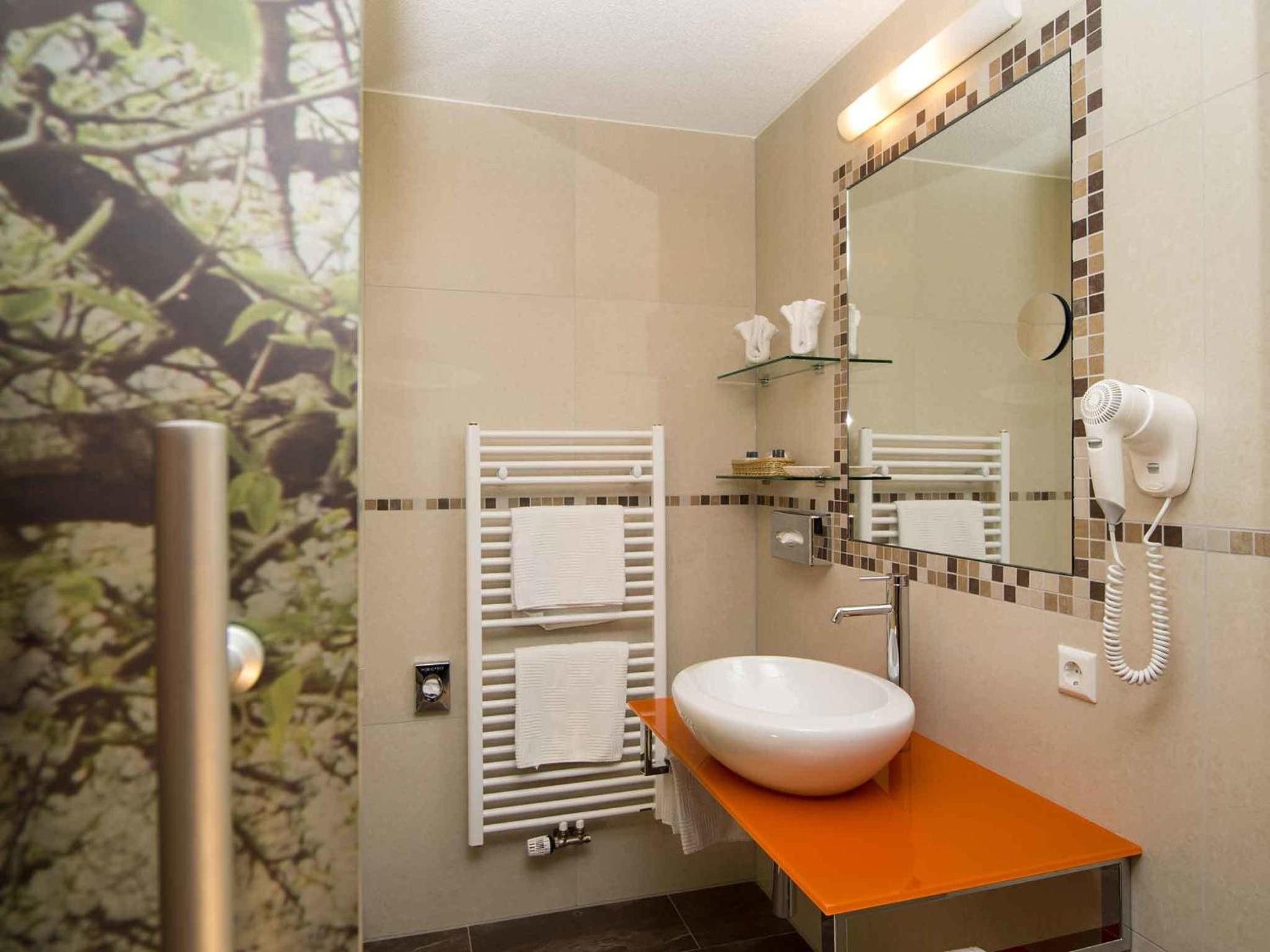 Deluxe Double Room with Shower - Photo 6