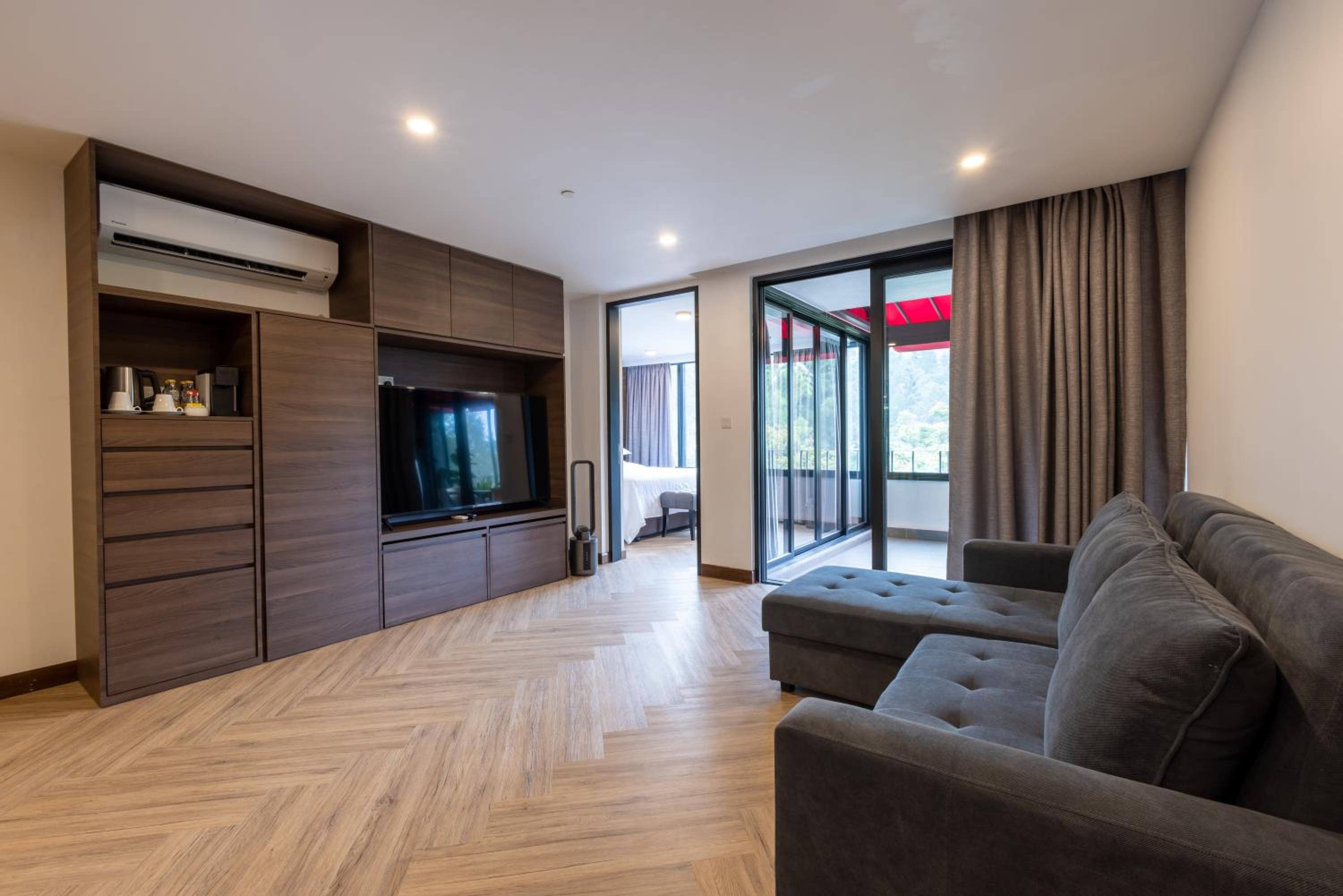 Mansion - Photo 3