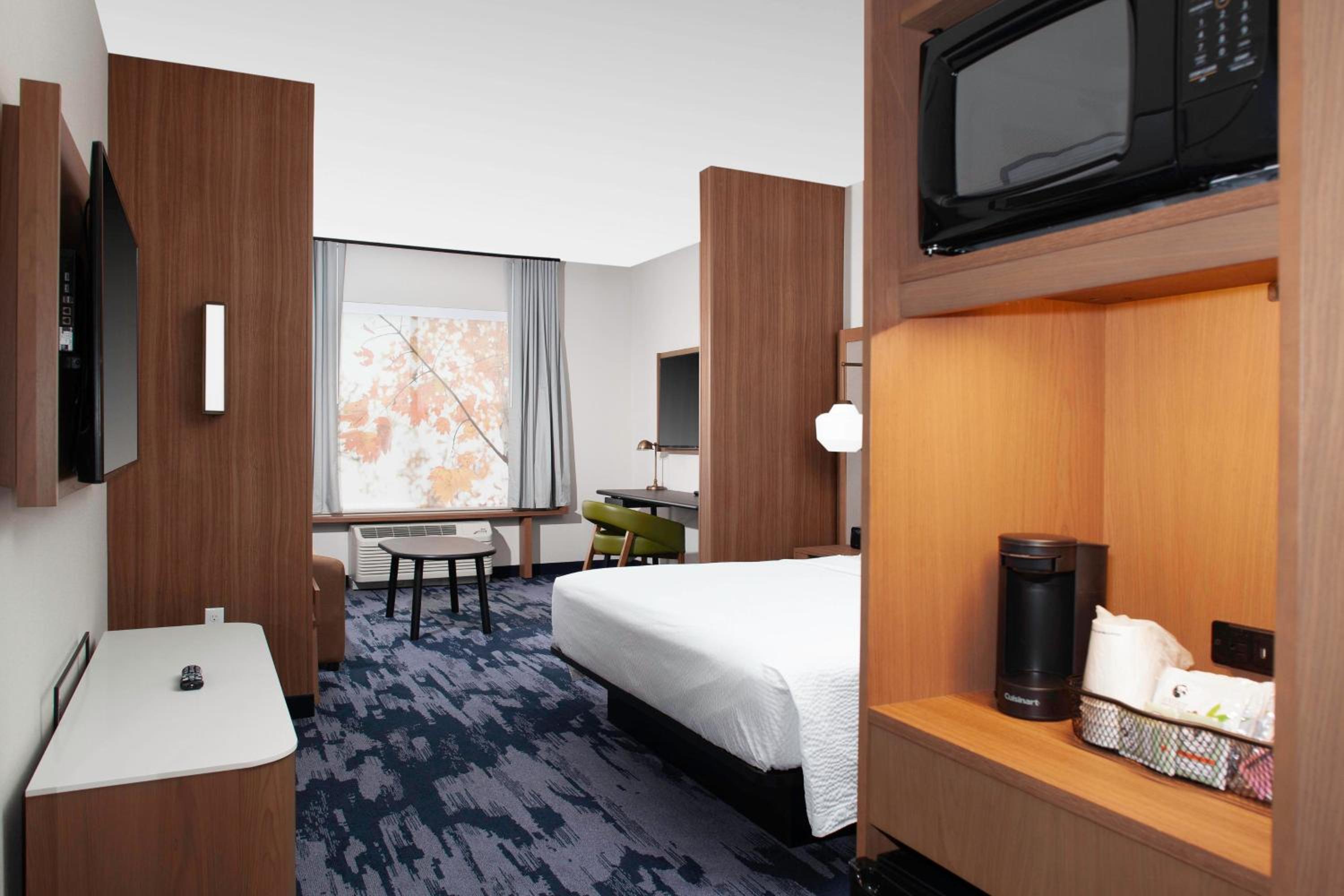 King Suite with Sofa Bed - Hearing Accessible