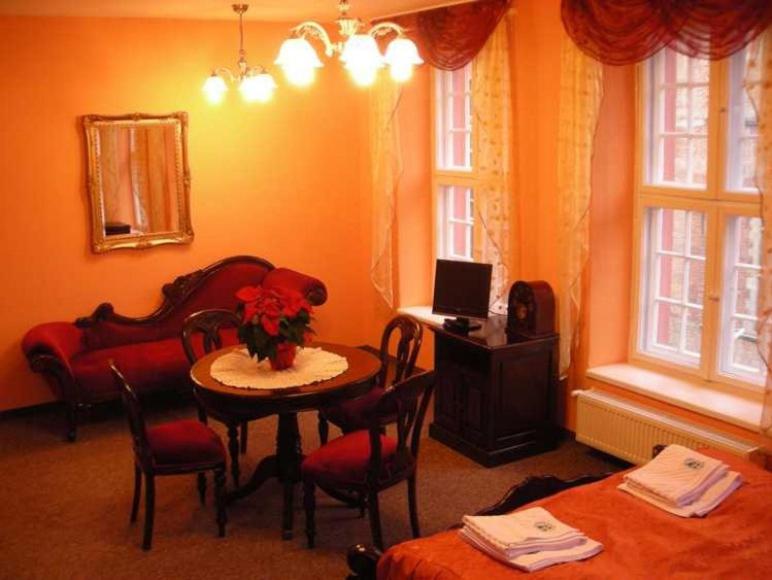 Apartment with City View (2 Adults) - Photo 7