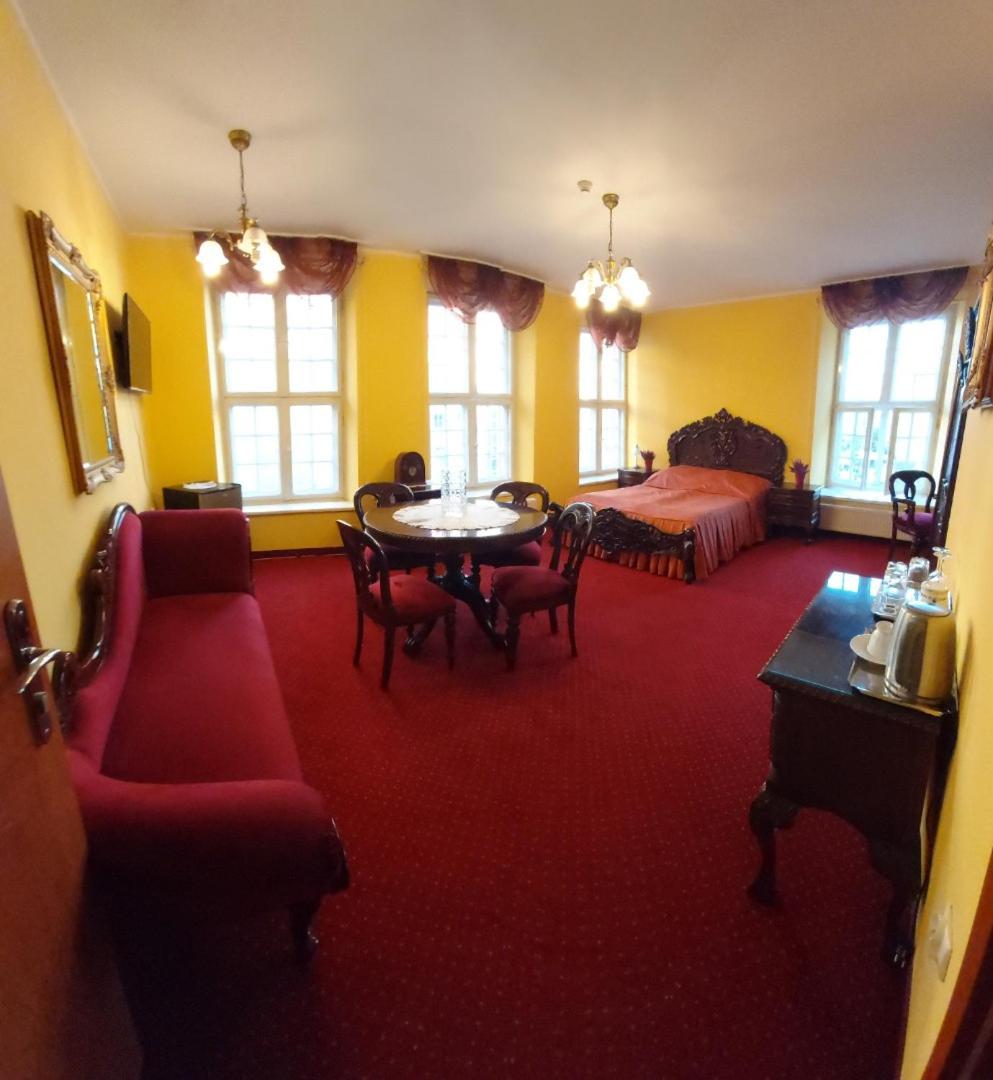 Apartment with City View (2 Adults) - Photo 11