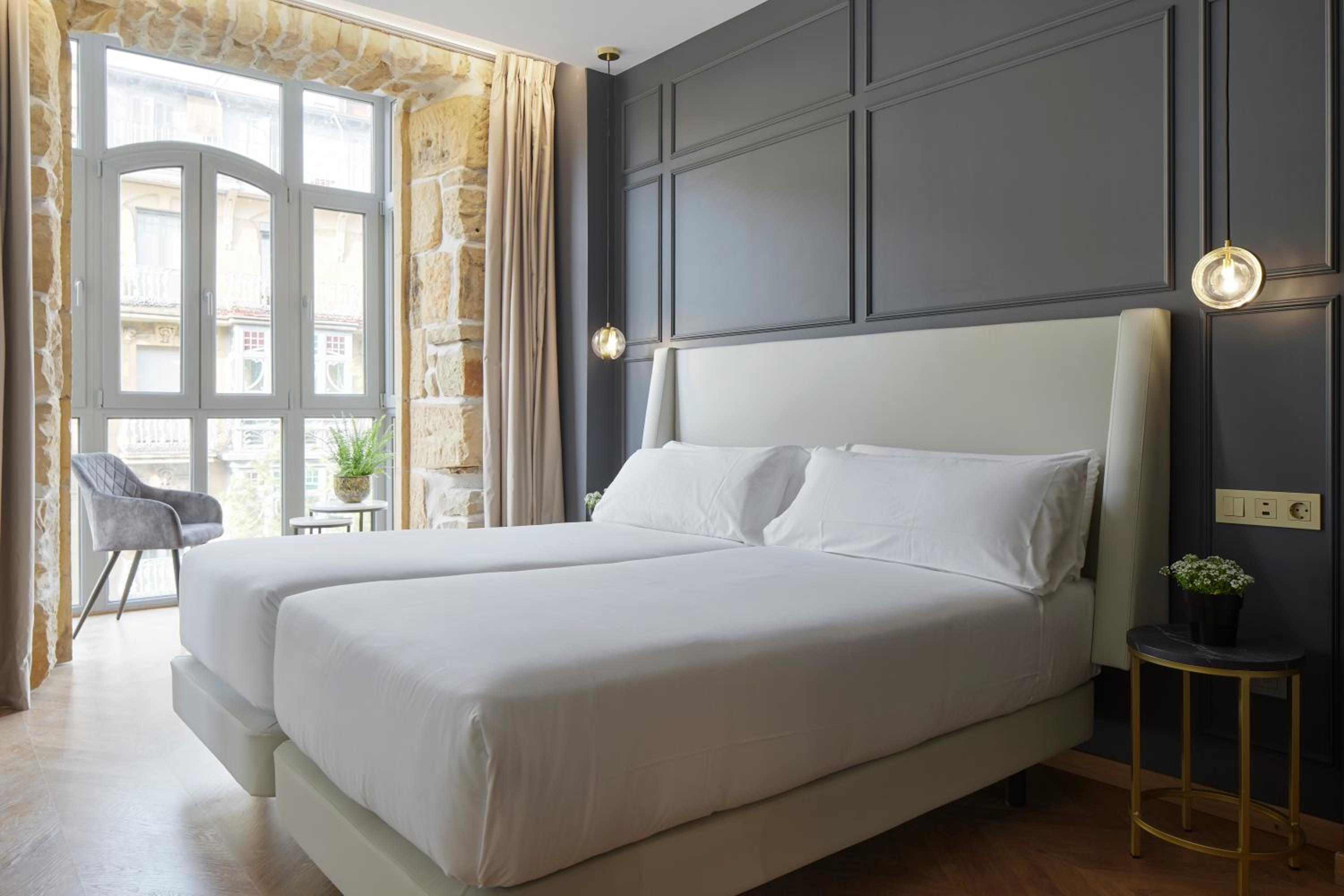 Superior Double or Twin Room with Balcony - Photo 8