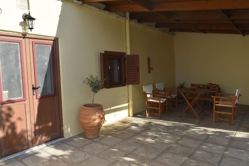 Three-Bedroom Villa photo 2