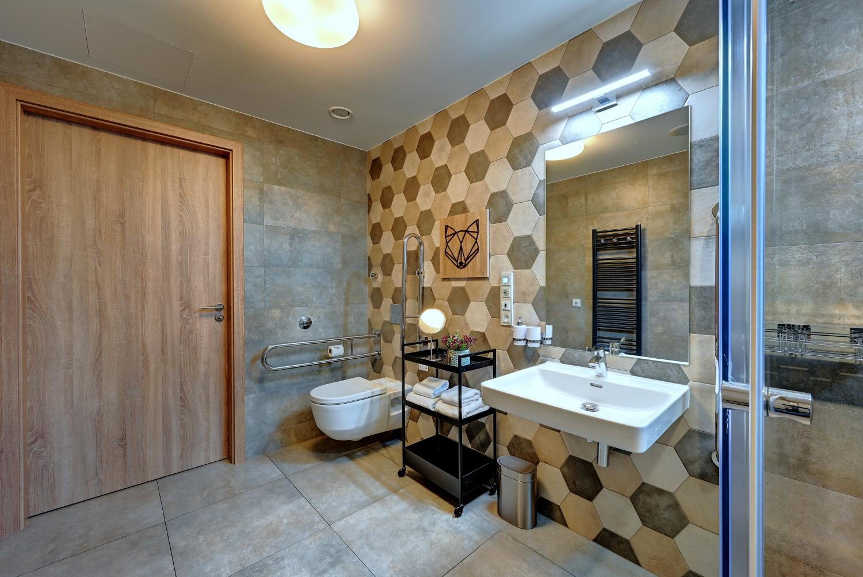 Double or Twin Room - Disability Access photo 2