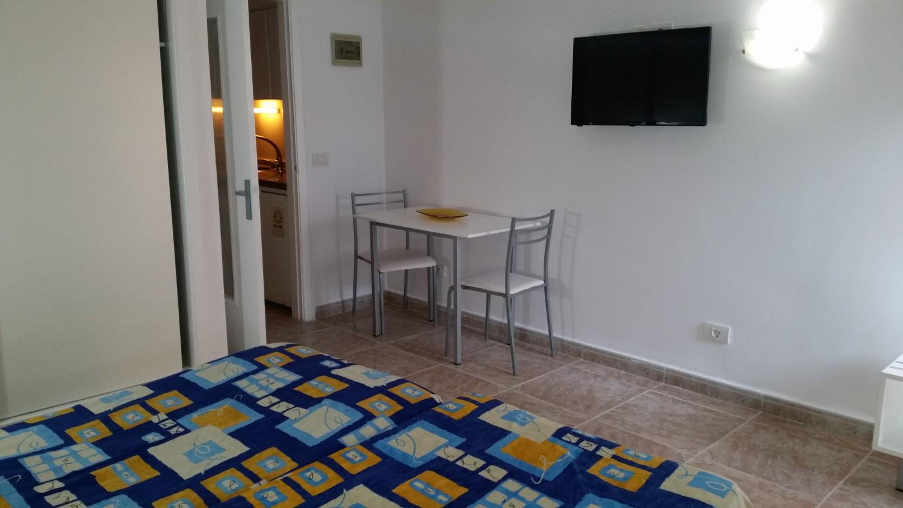Studio (2 Adults) - Photo 9