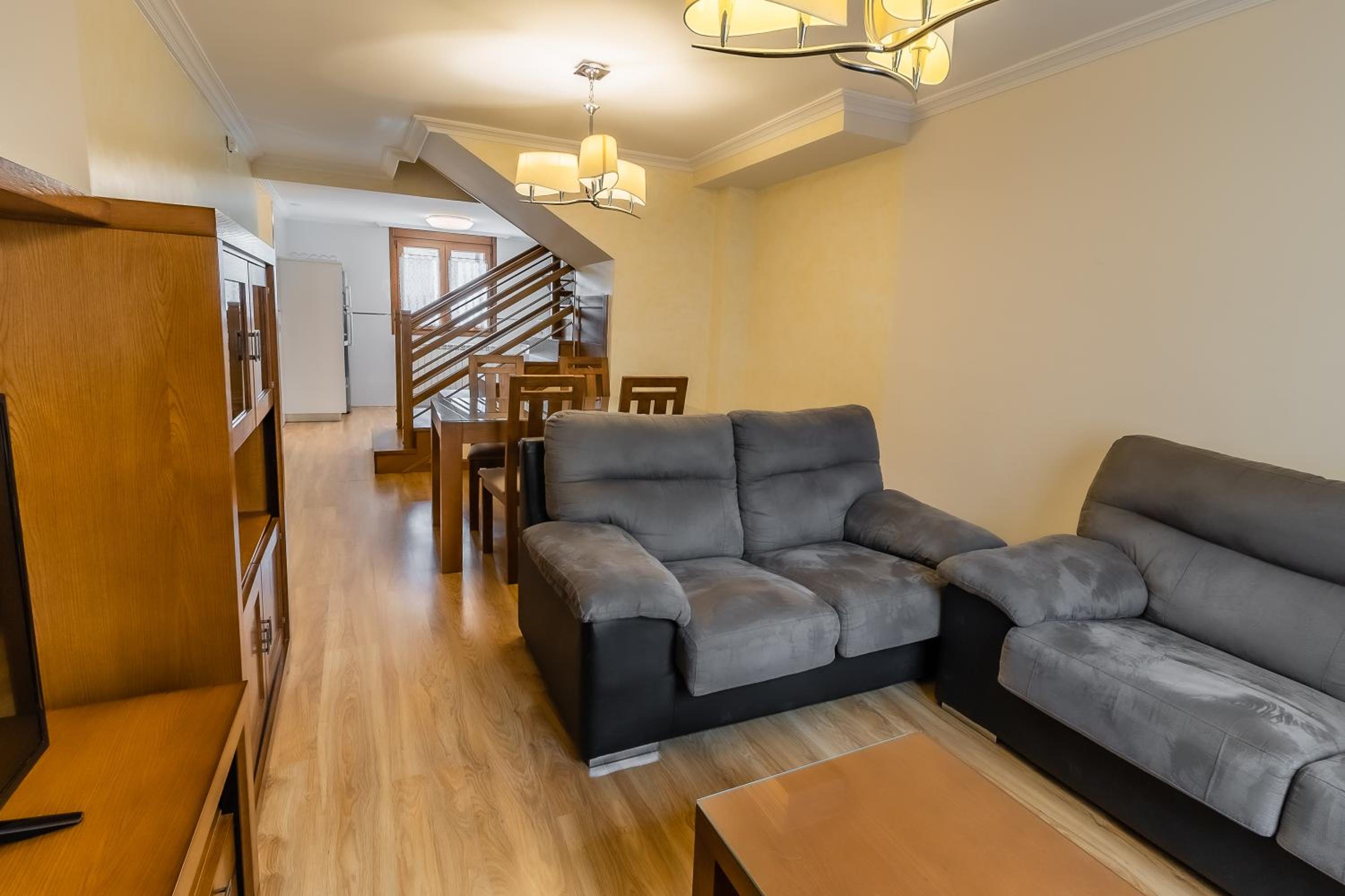 Four-Bedroom House photo 2