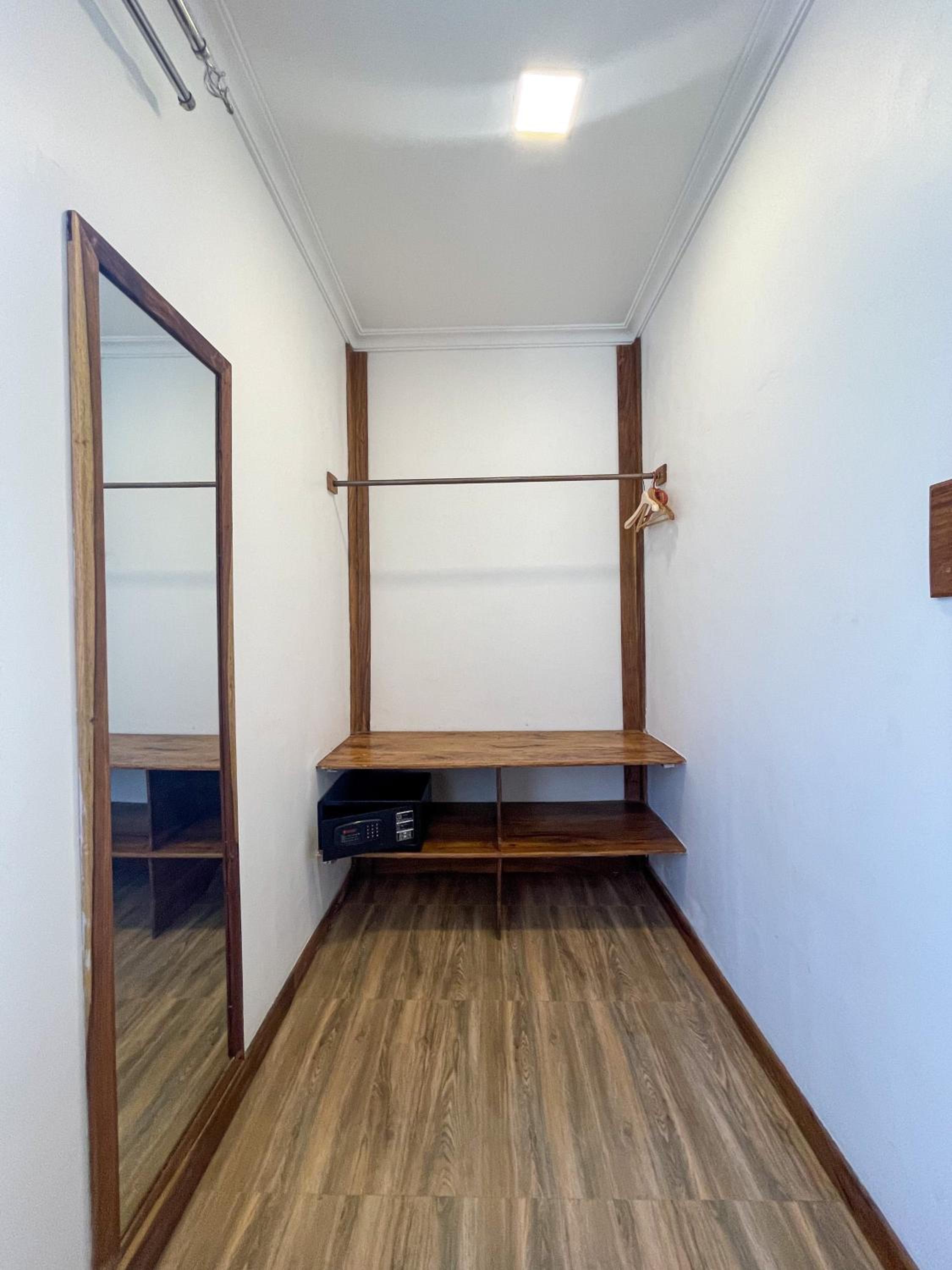 Economy Quadruple Room with Shared Bathroom