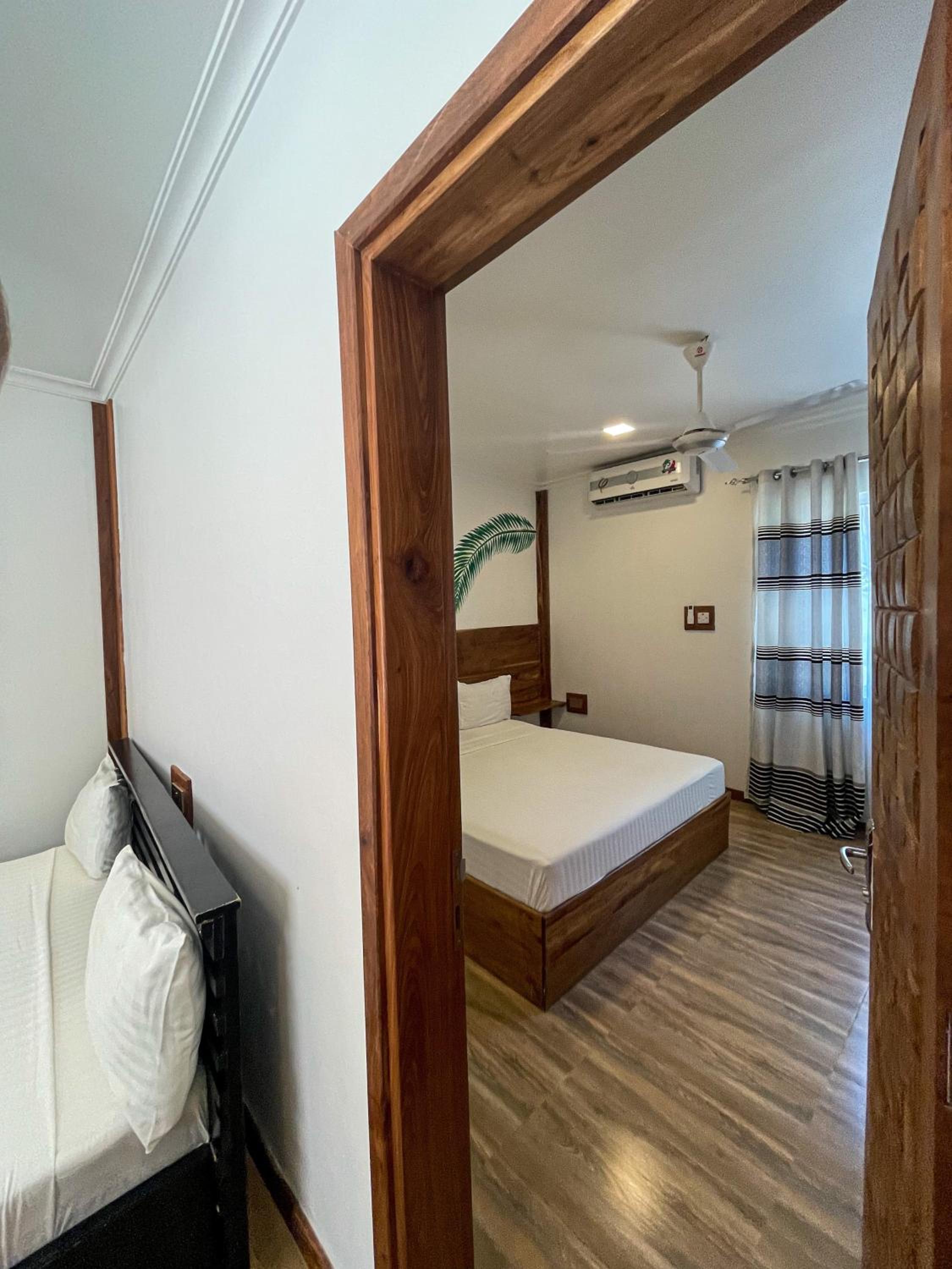 Economy Quadruple Room with Shared Bathroom photo 2