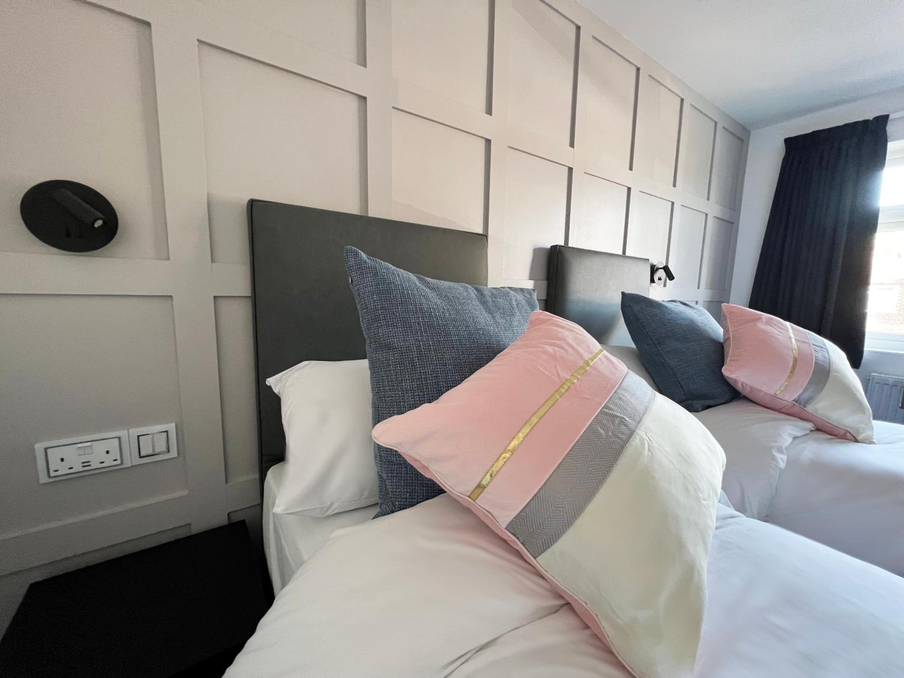 Standard Double Room photo 2