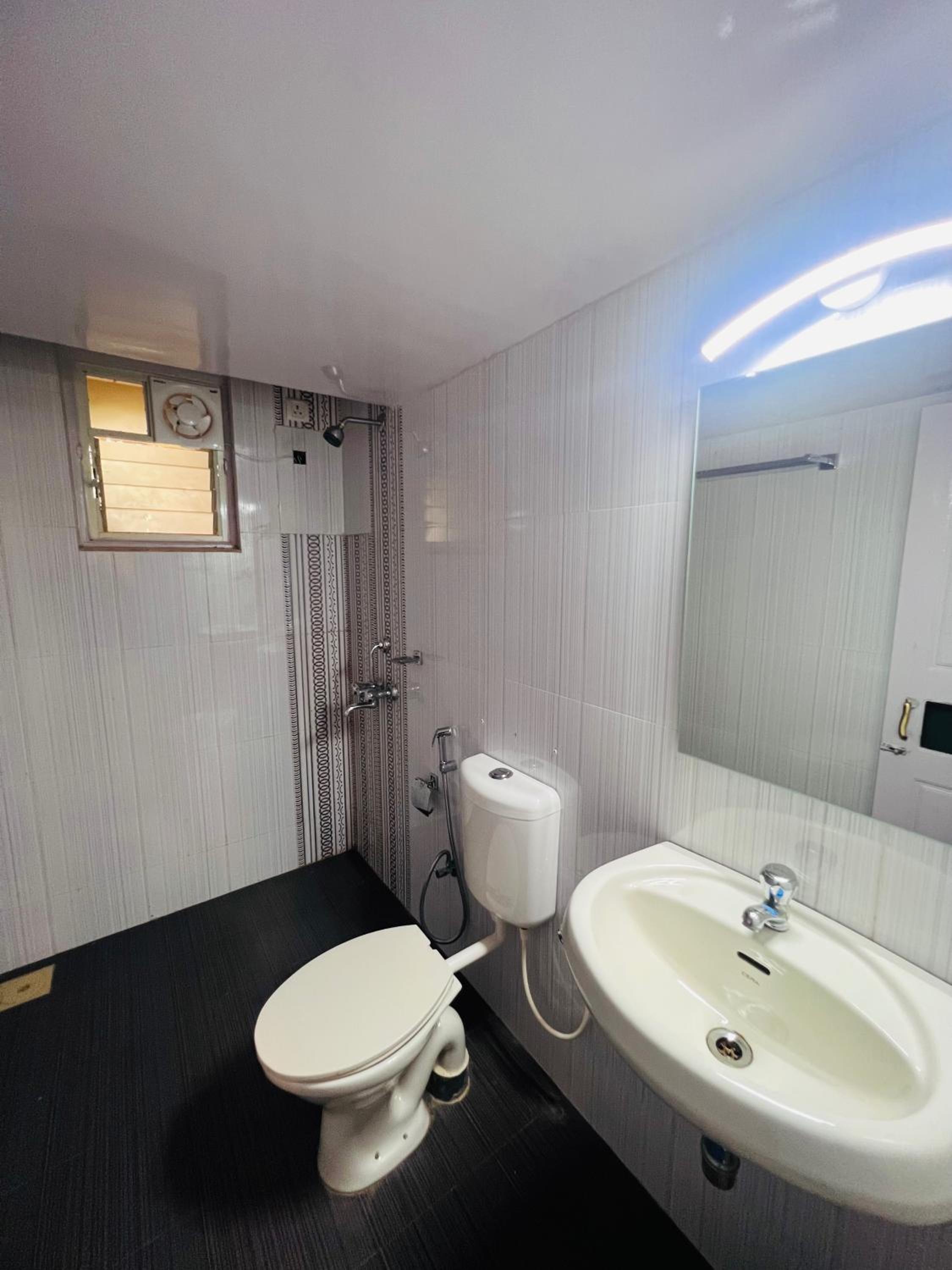 Suite with Balcony - Photo 15