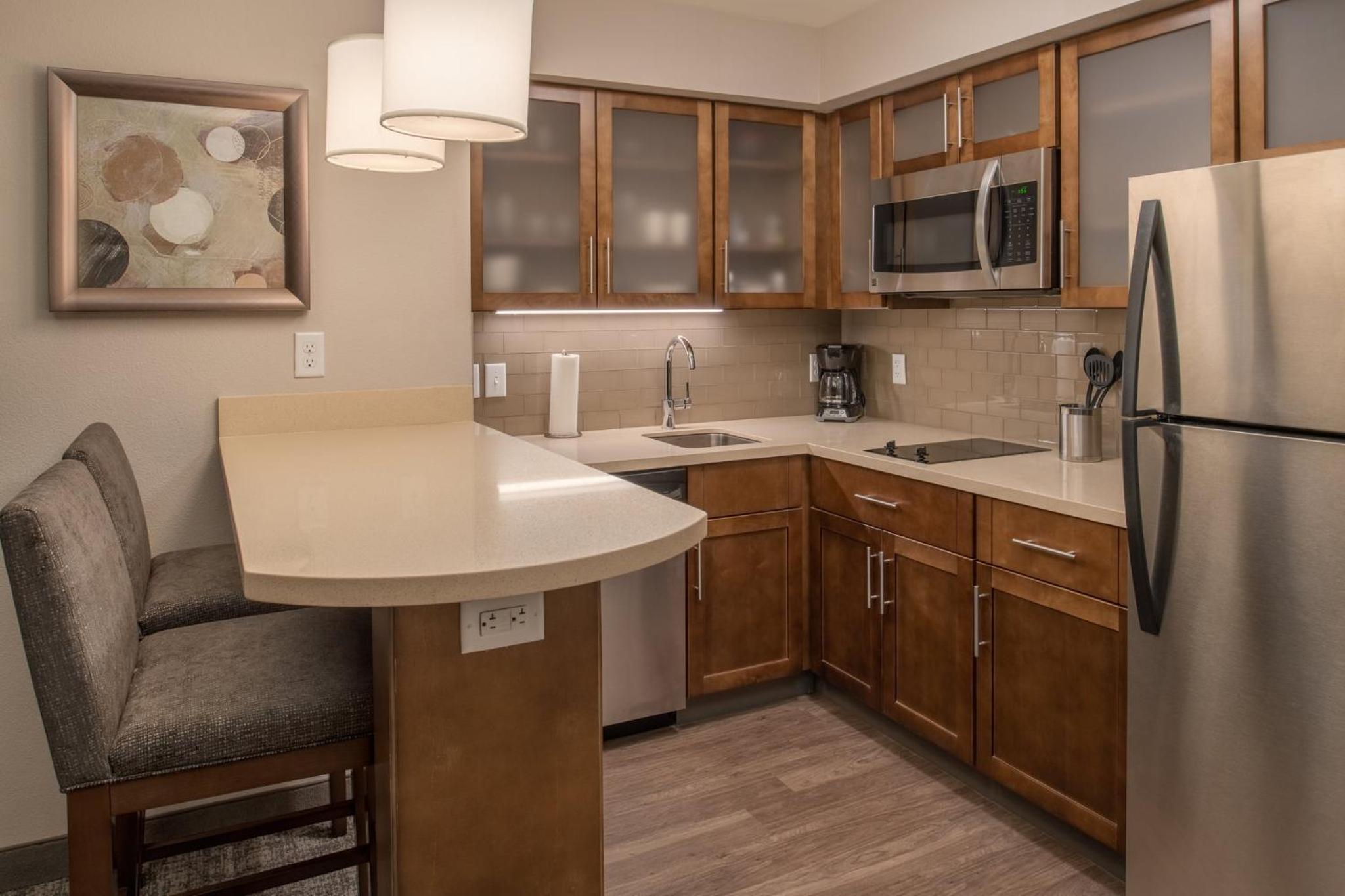 One-Bedroom King Suite - Photo 4