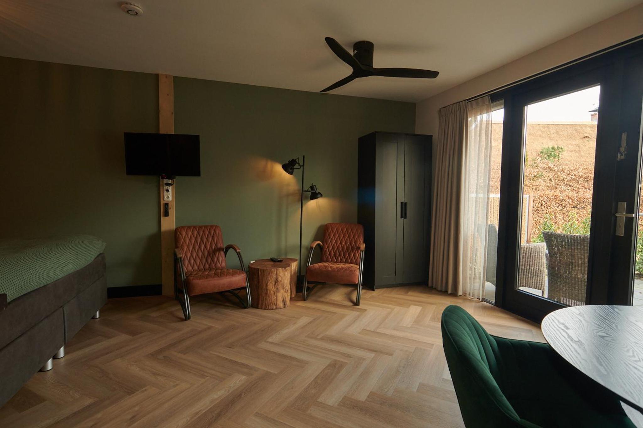 Deluxe King Room photo 3
