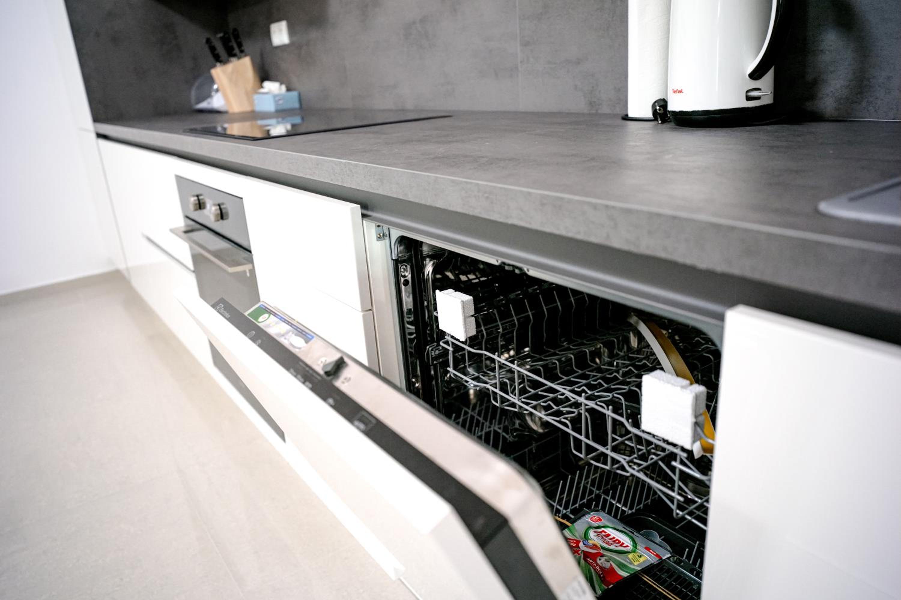 One-Bedroom Apartment - Photo 19