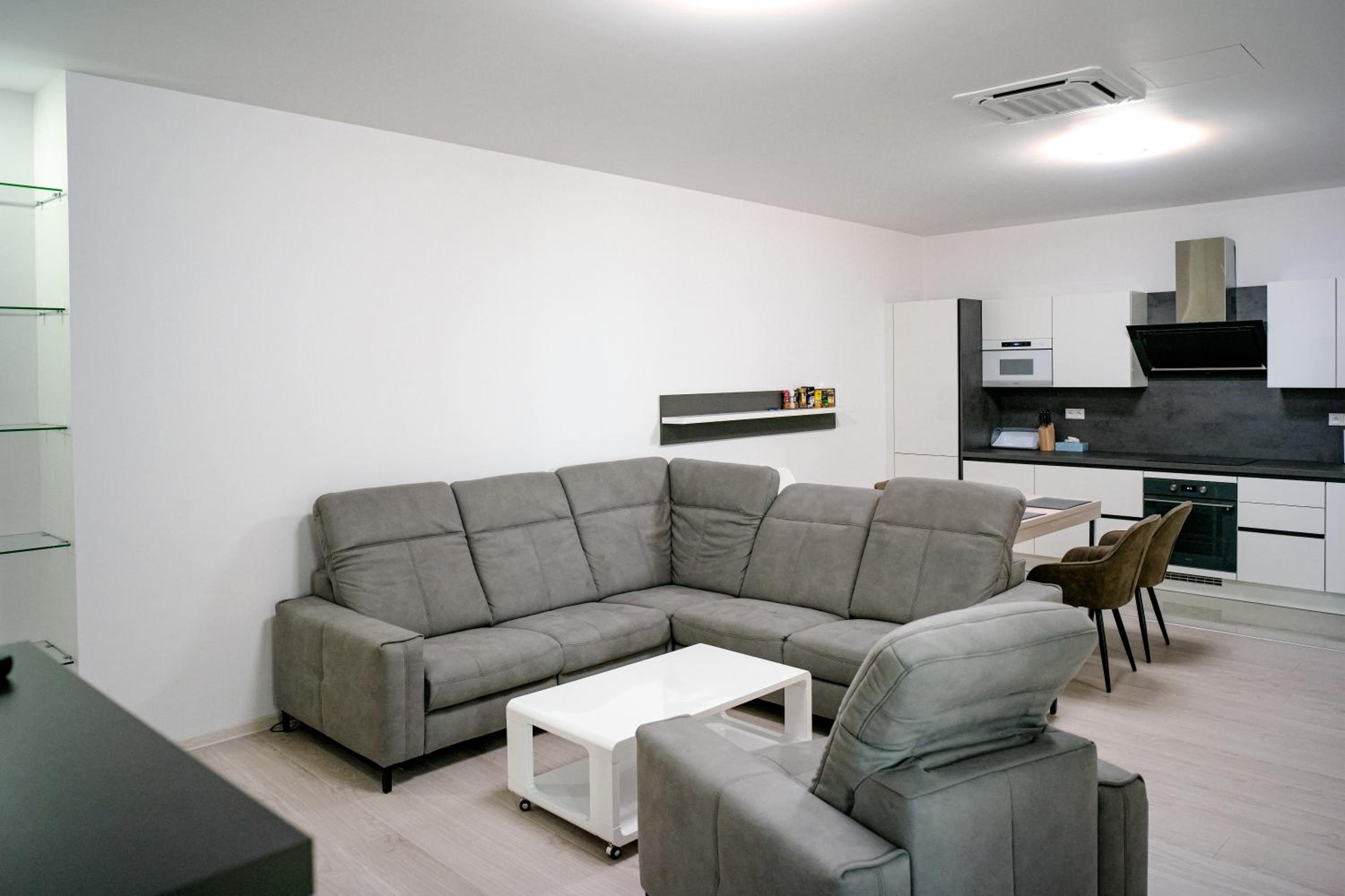 One-Bedroom Apartment - Photo 22