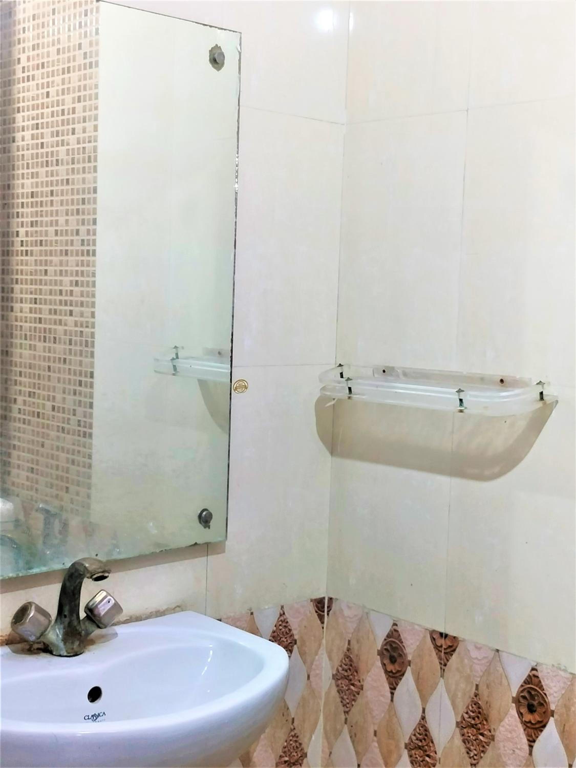 Standard Double Room with Fan - Photo 3