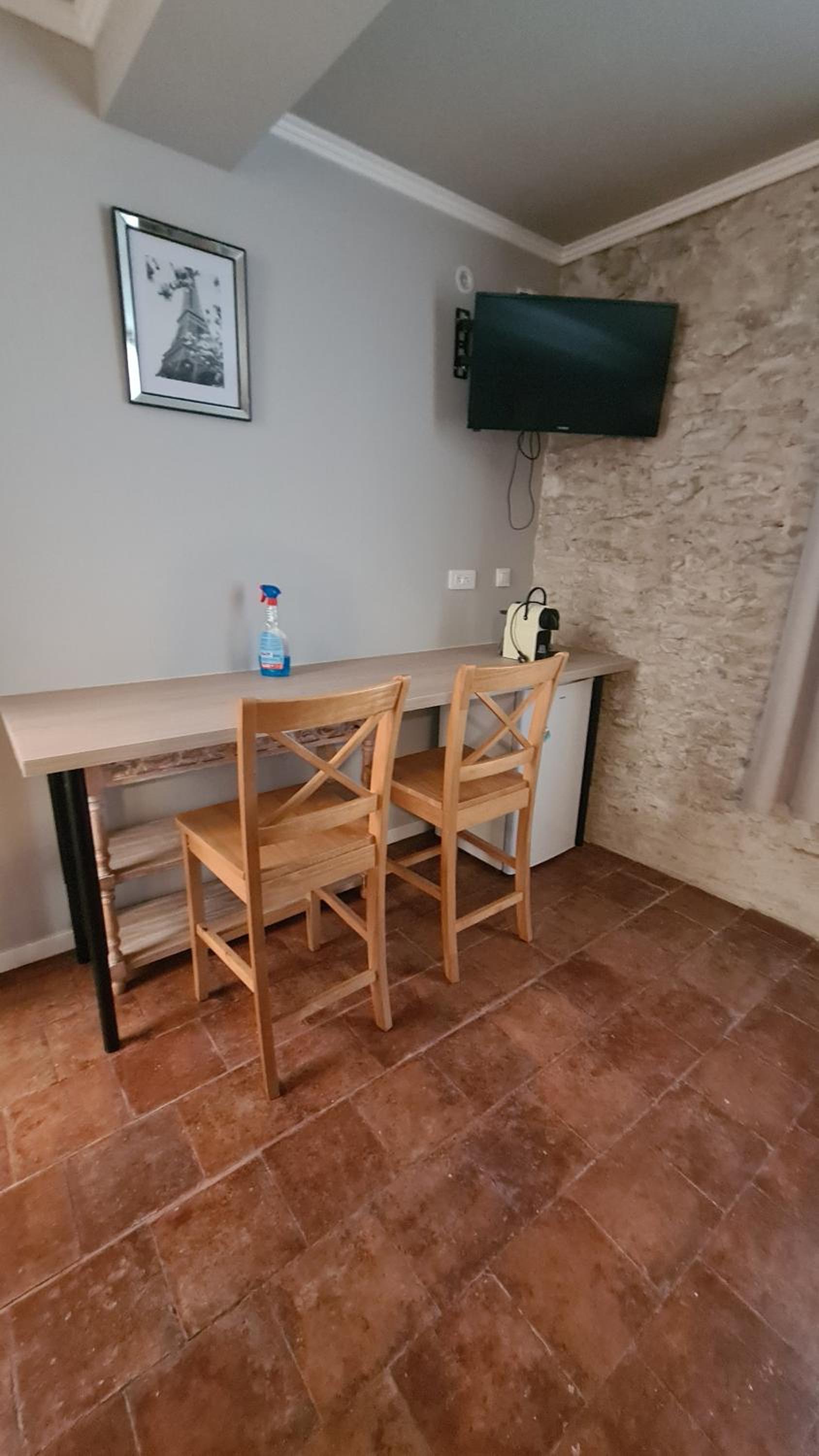 Studio Apartment - Photo 12