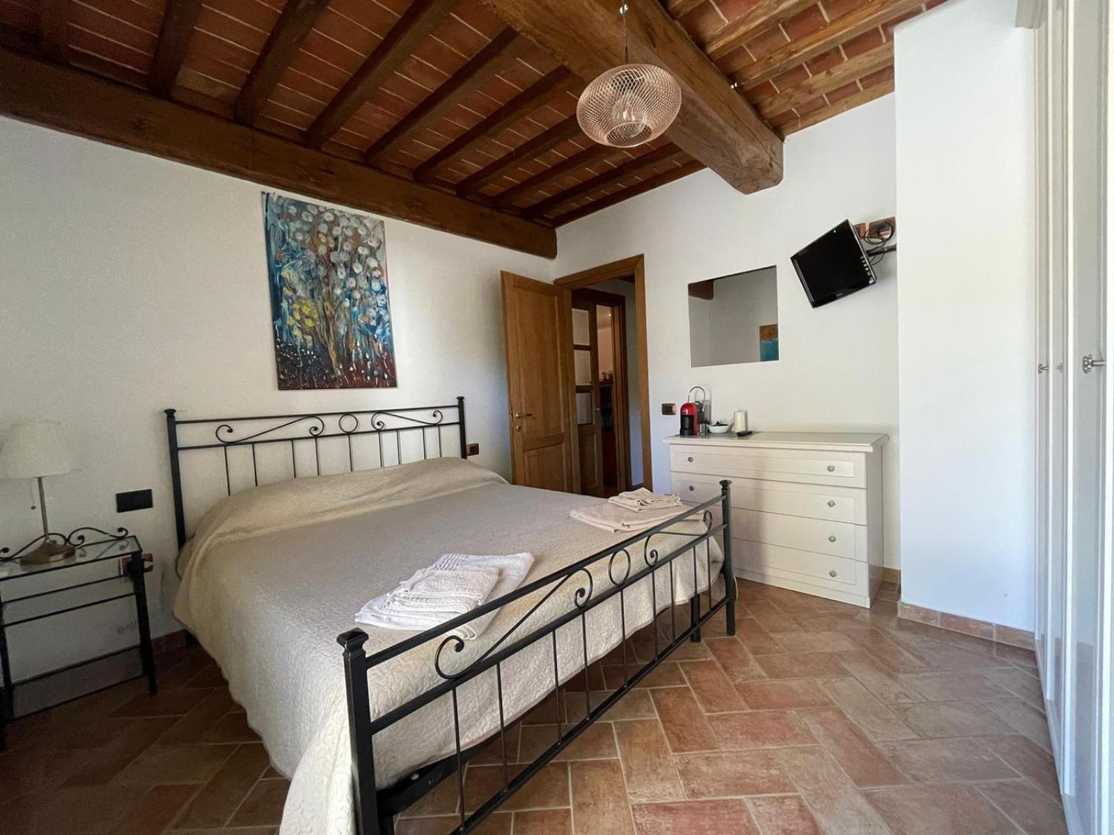Large Double Room photo 1