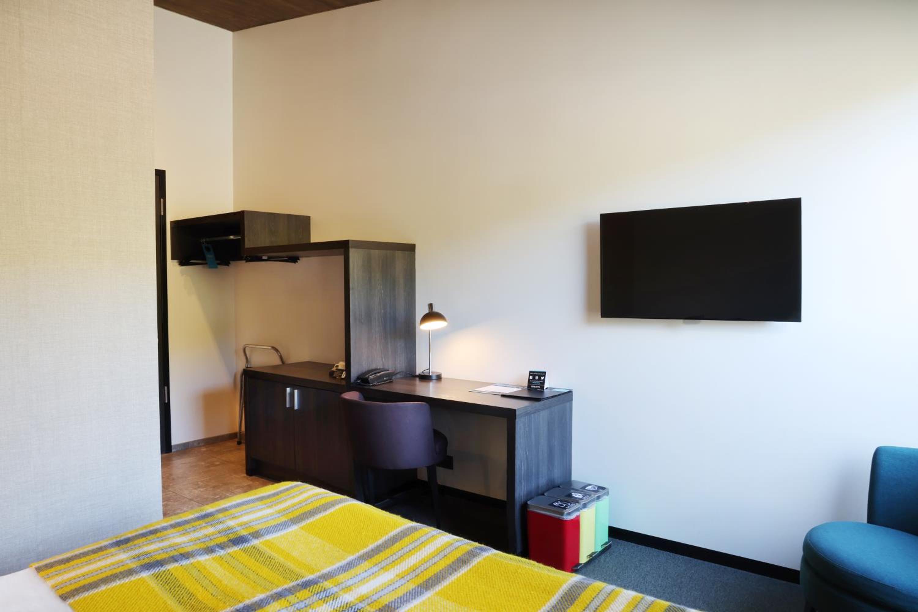 Standard Double or Twin Room - Photo 3