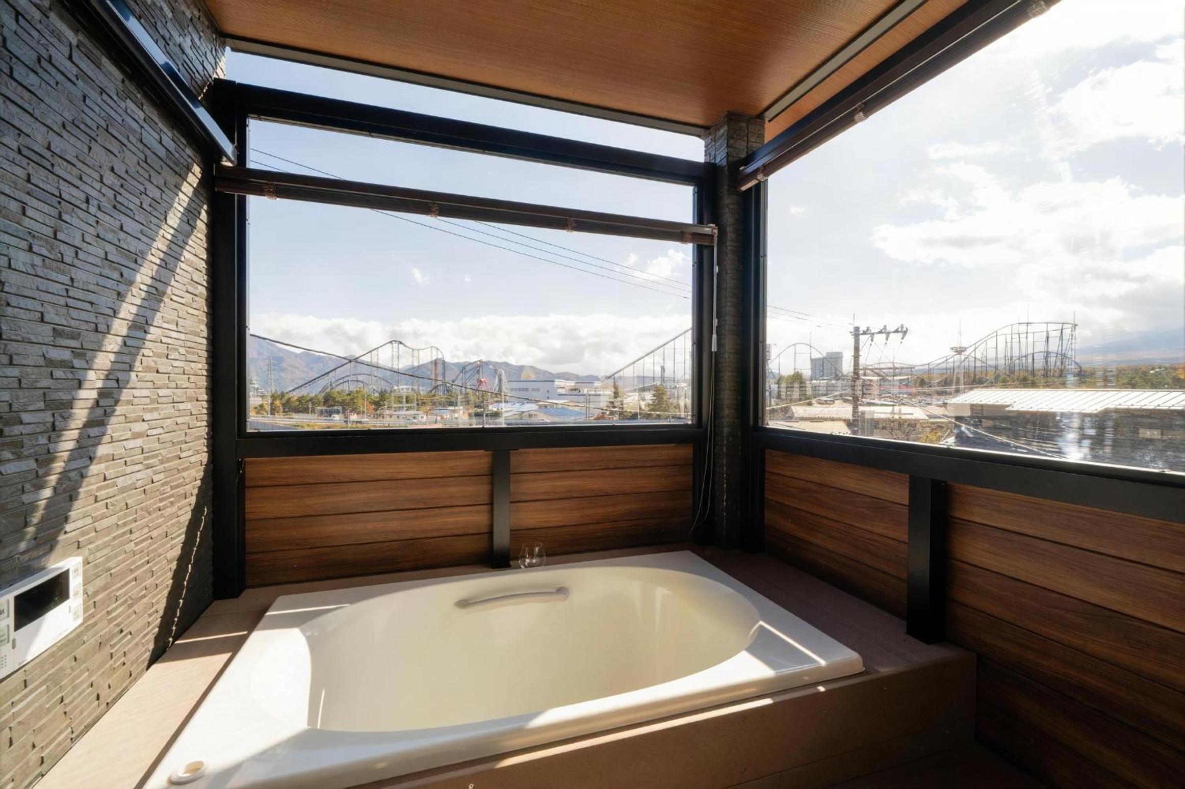 Balcony Villa with Mt. Fuji View Bath - Type A - Photo 13