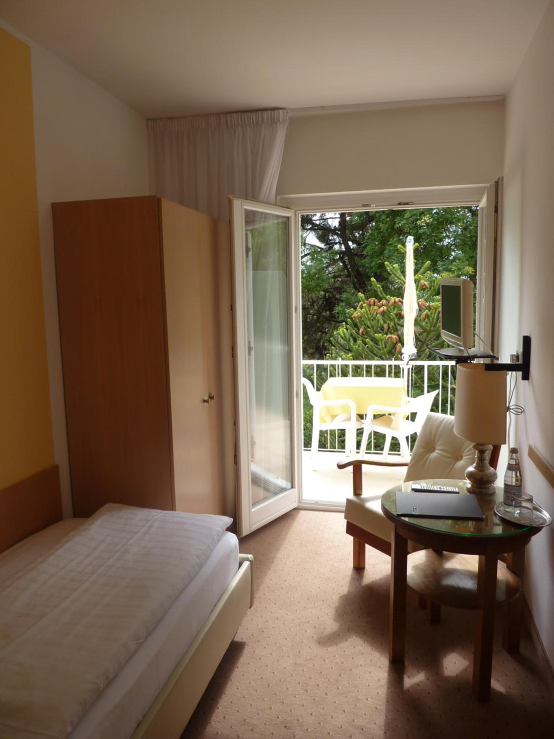 Single Room photo 2