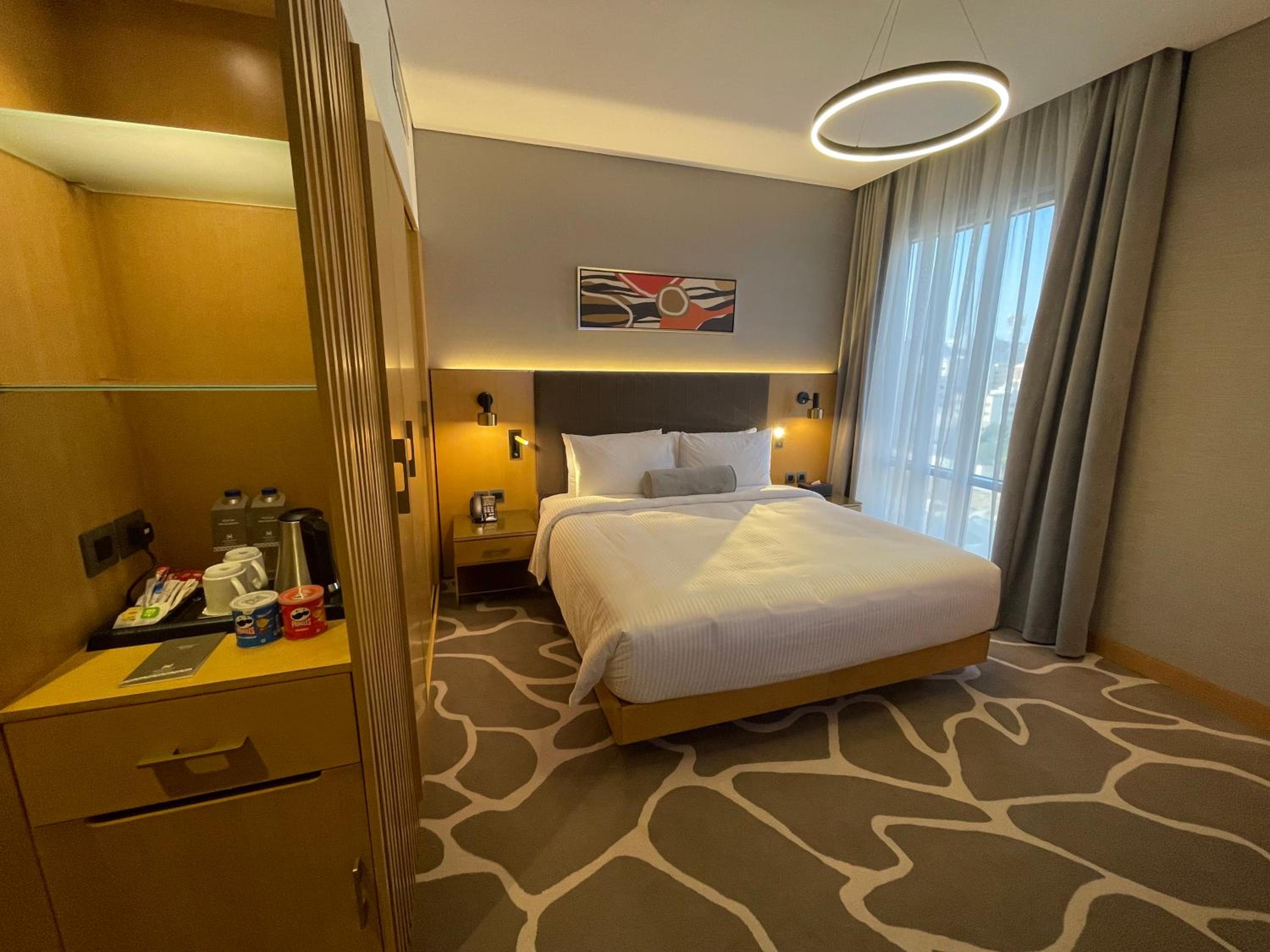 Standard King Room - Photo 4