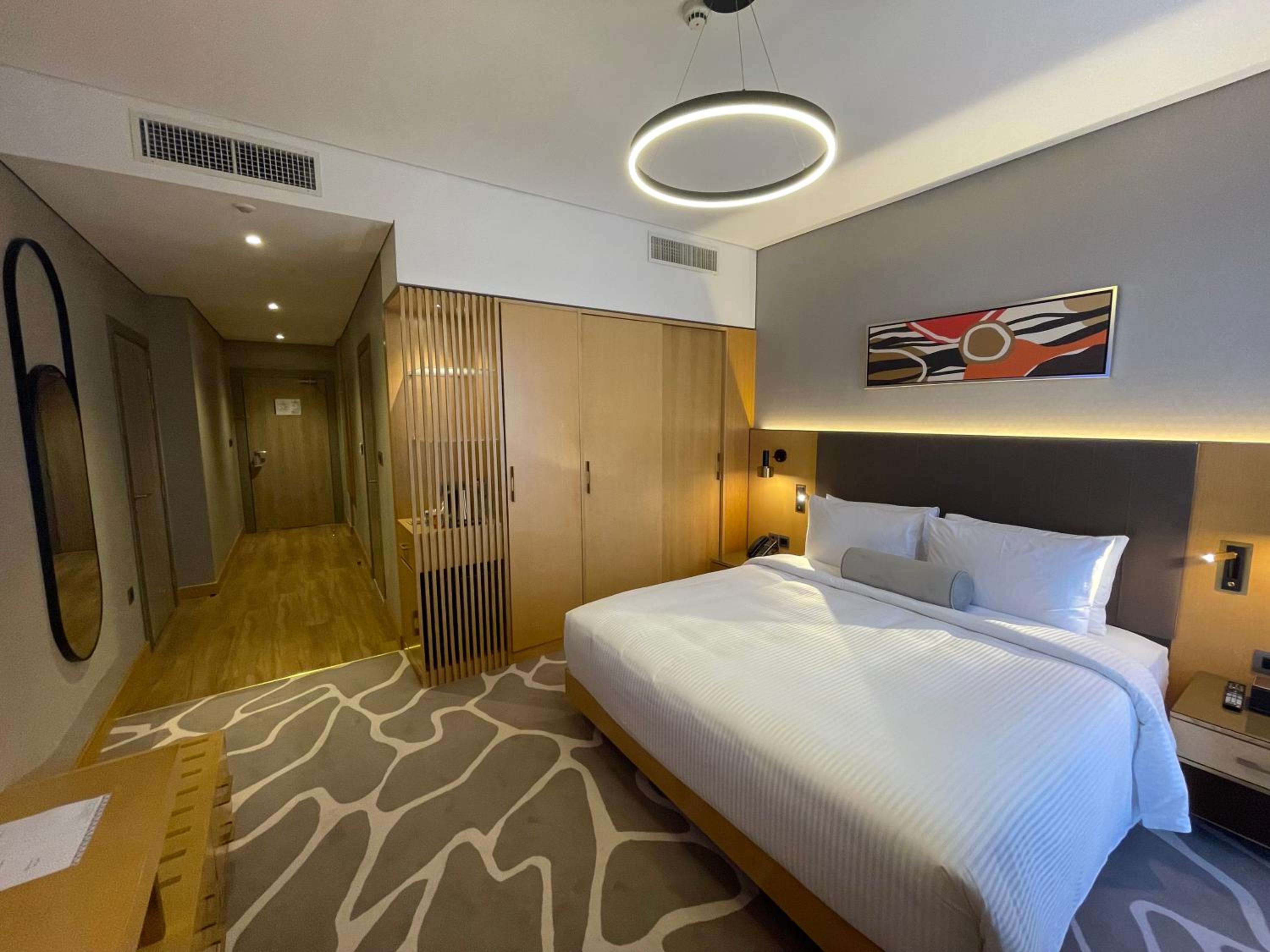 Standard King Room - Photo 5