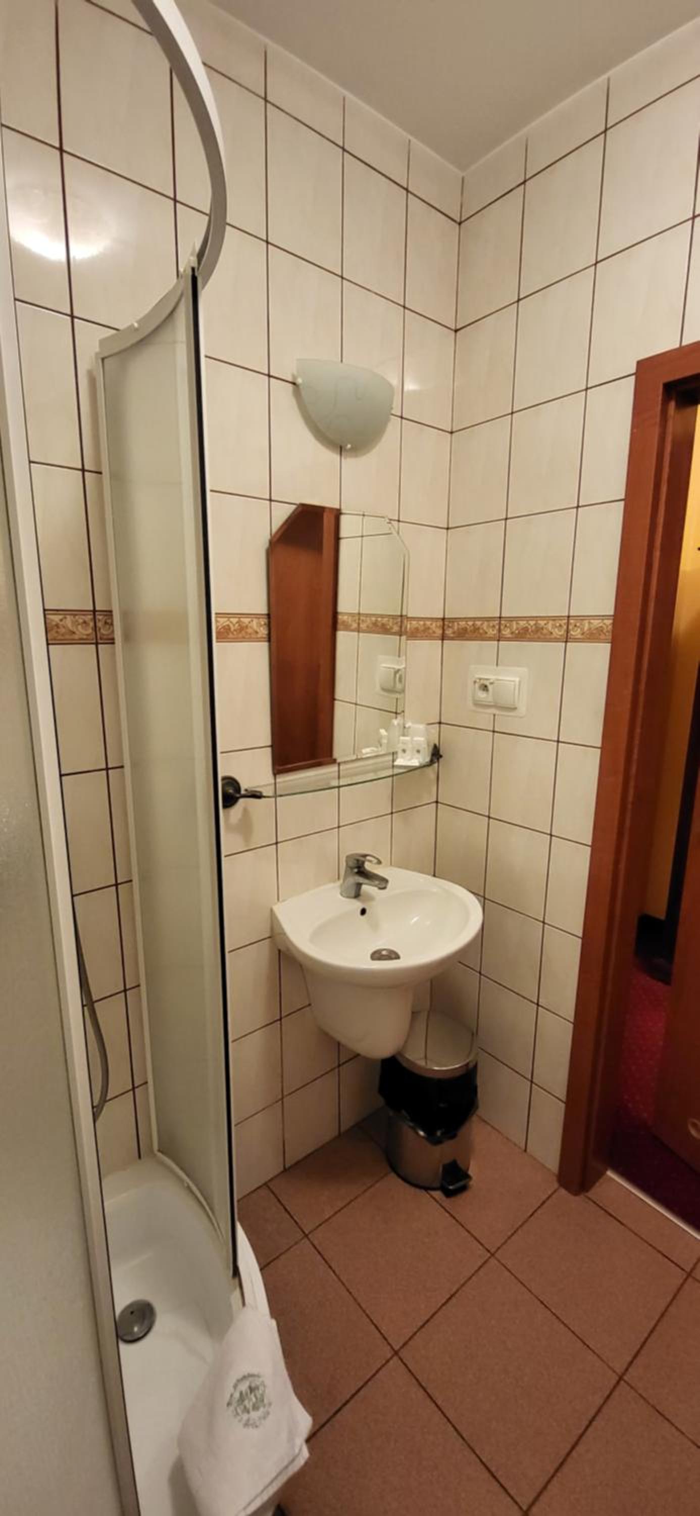 Comfort Twin Room with City View - Photo 6
