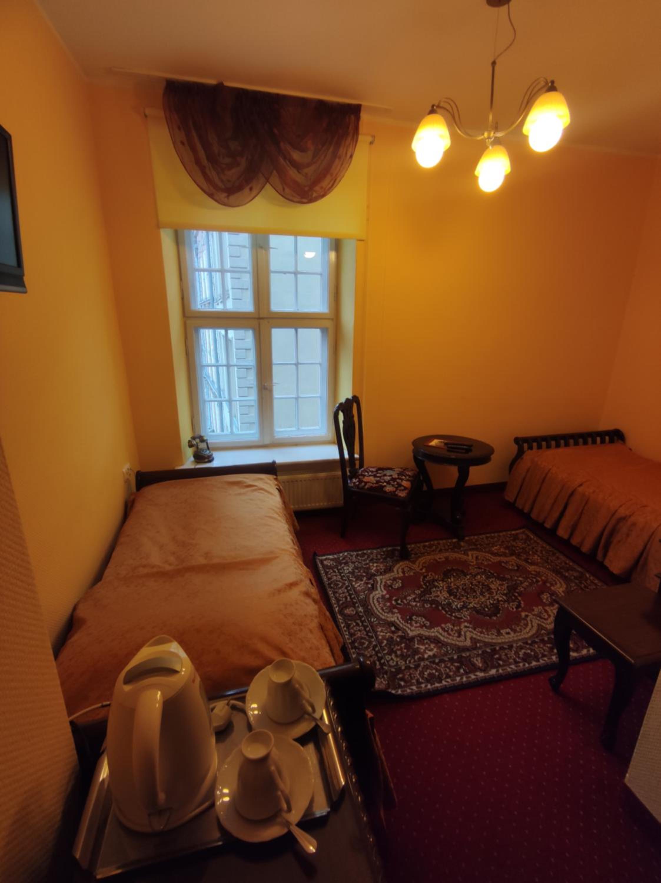 Economy Twin Room - Photo 28