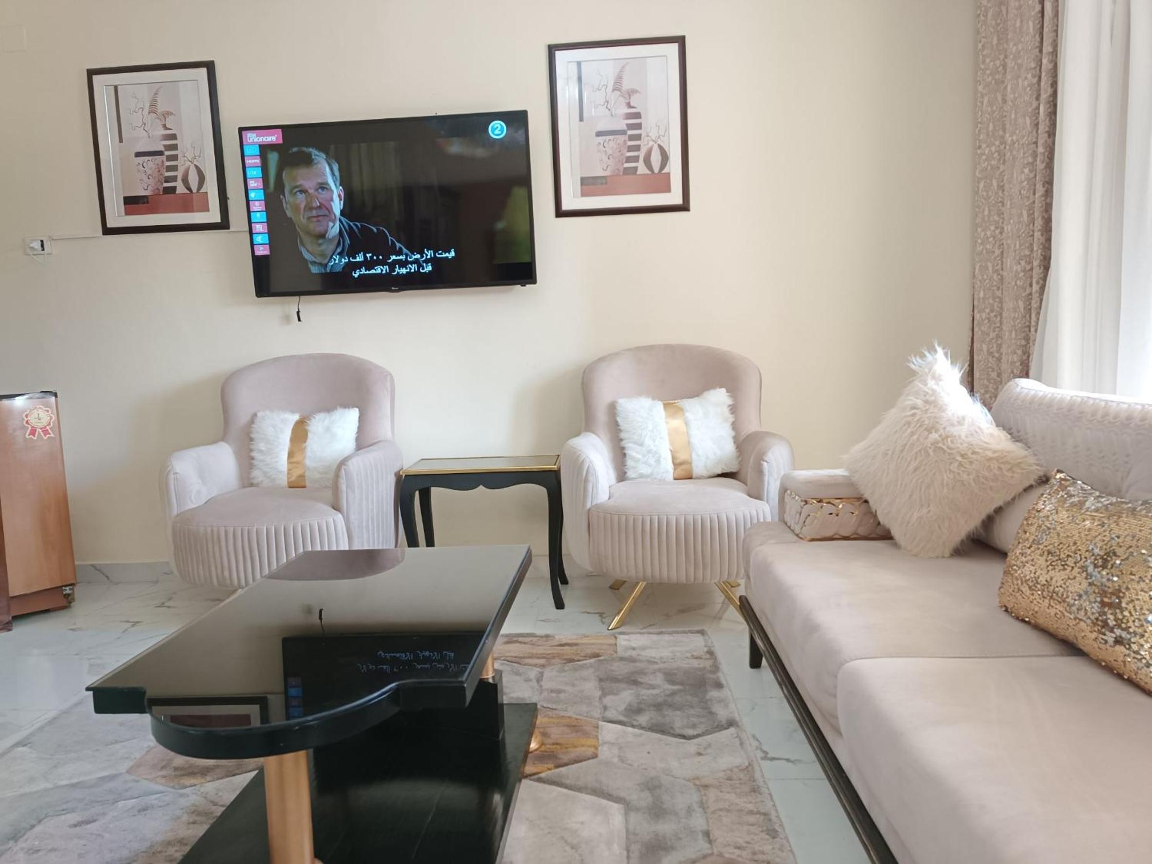 Executive One-Bedroom Suite - Photo 2