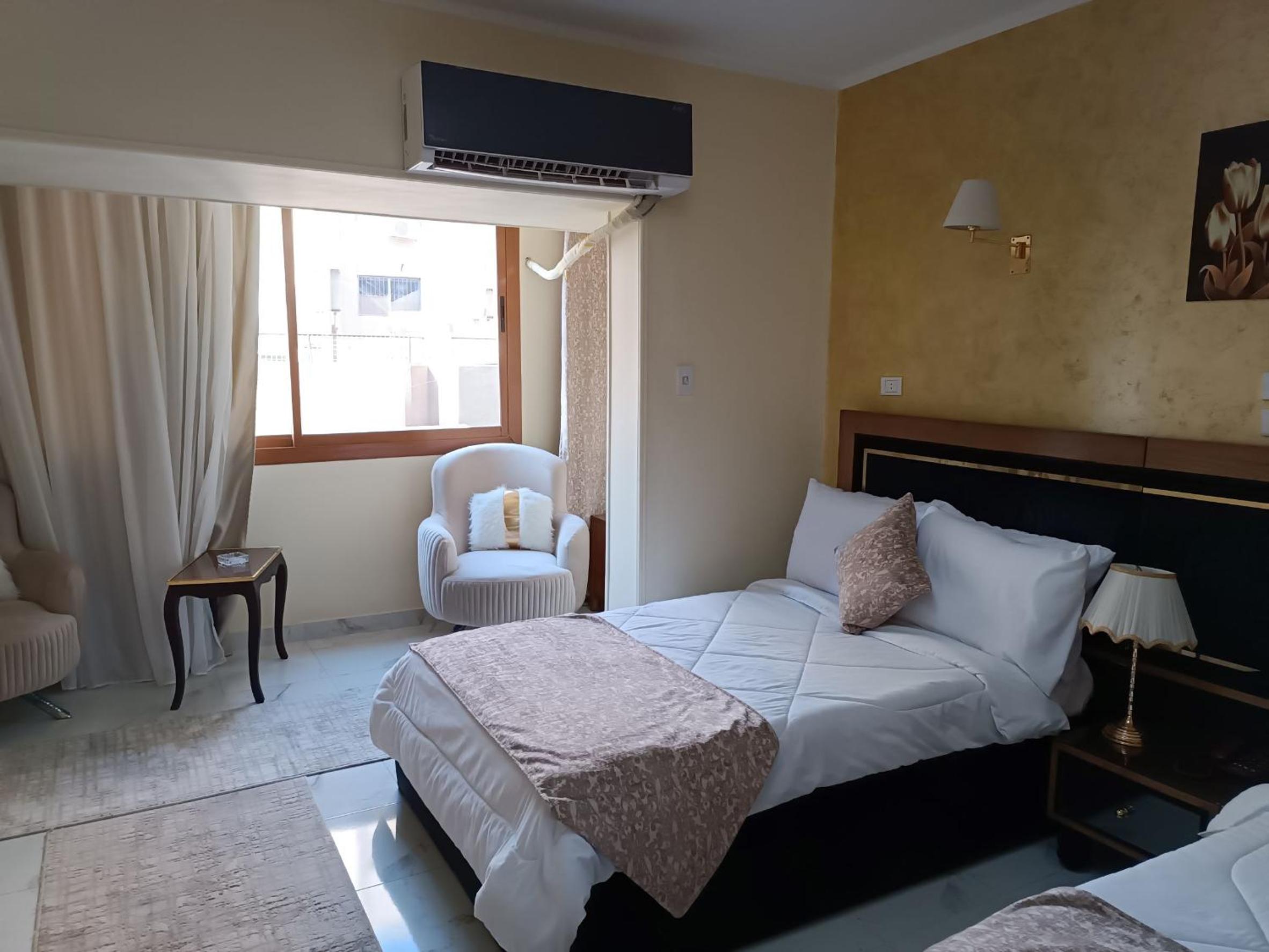 Standard Double or Twin Room - Photo 12