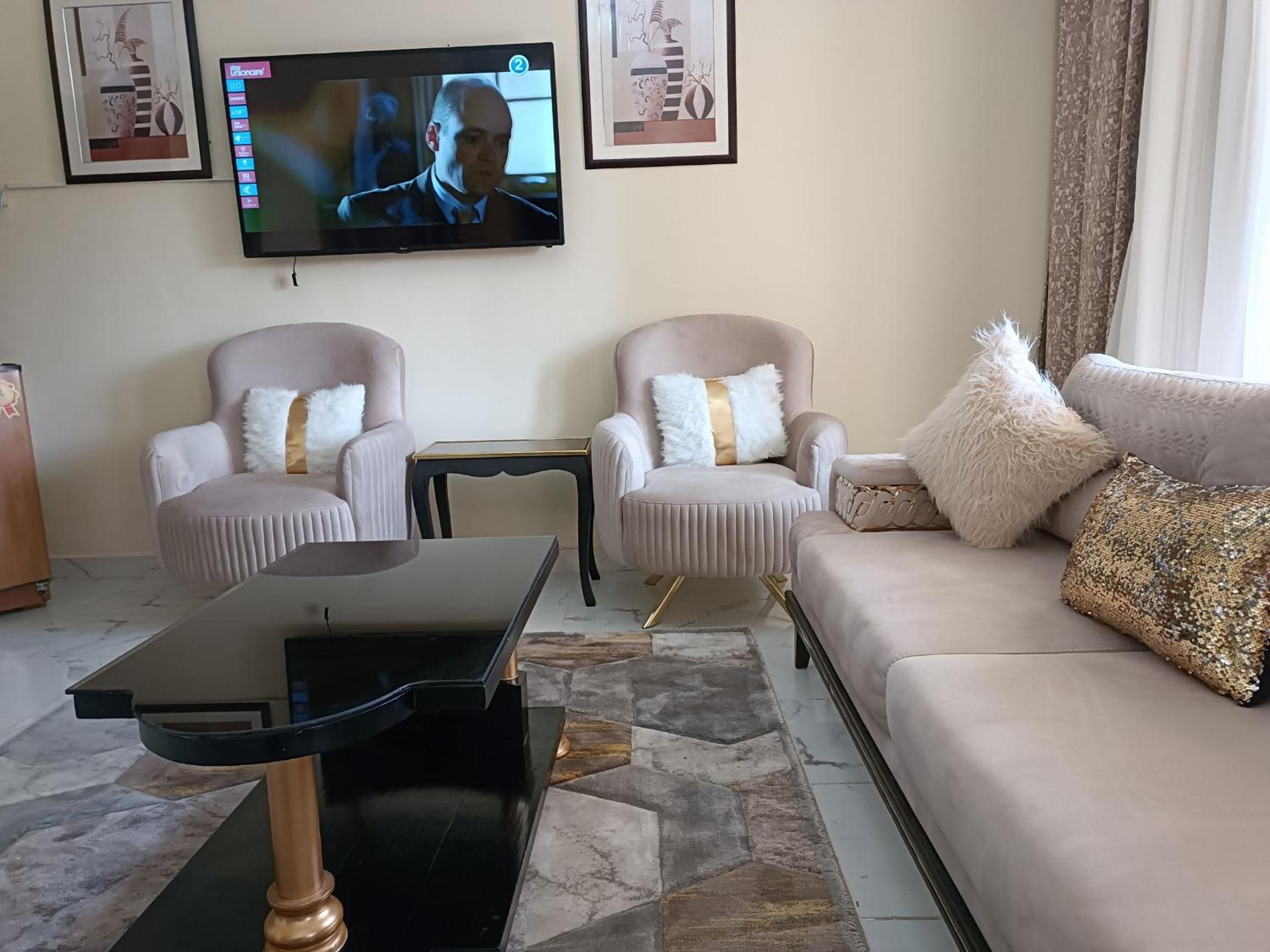 Standard Family Room - Photo 2