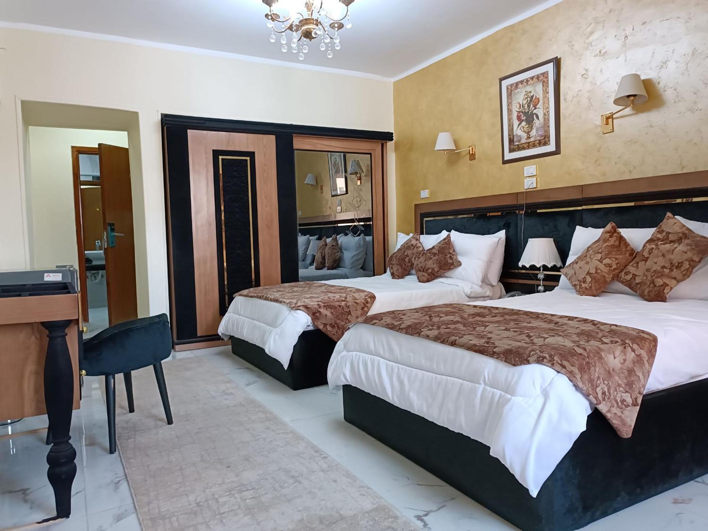 Standard Double or Twin Room - Photo 6