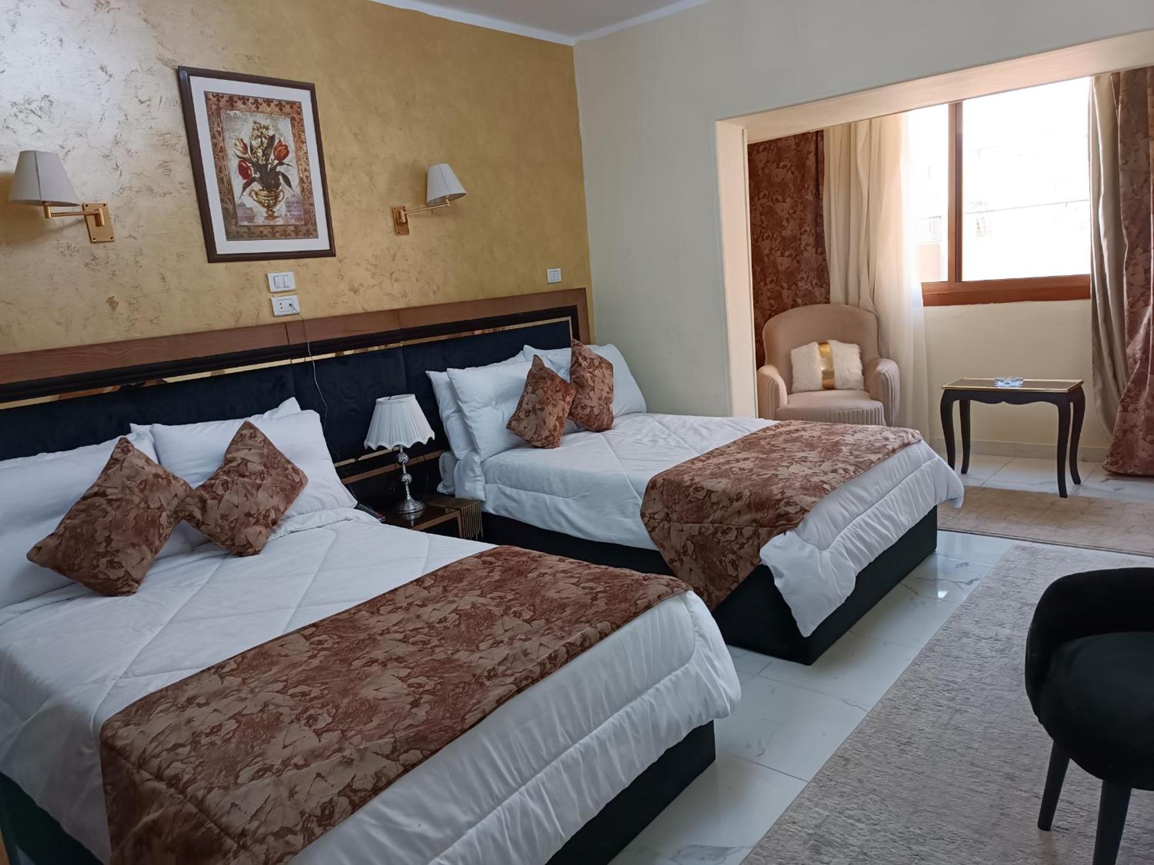 Standard Double or Twin Room - Photo 11